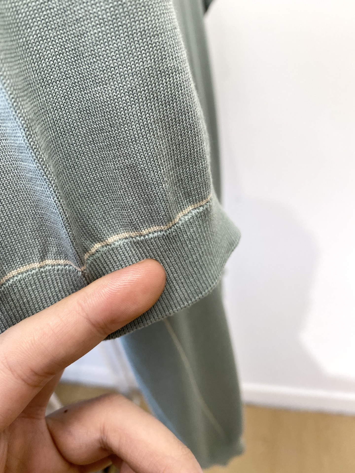 Brunello Cucinelli、2025最新款针织短袖T恤，帅气时尚，胸前精致刺绣图案logo，简