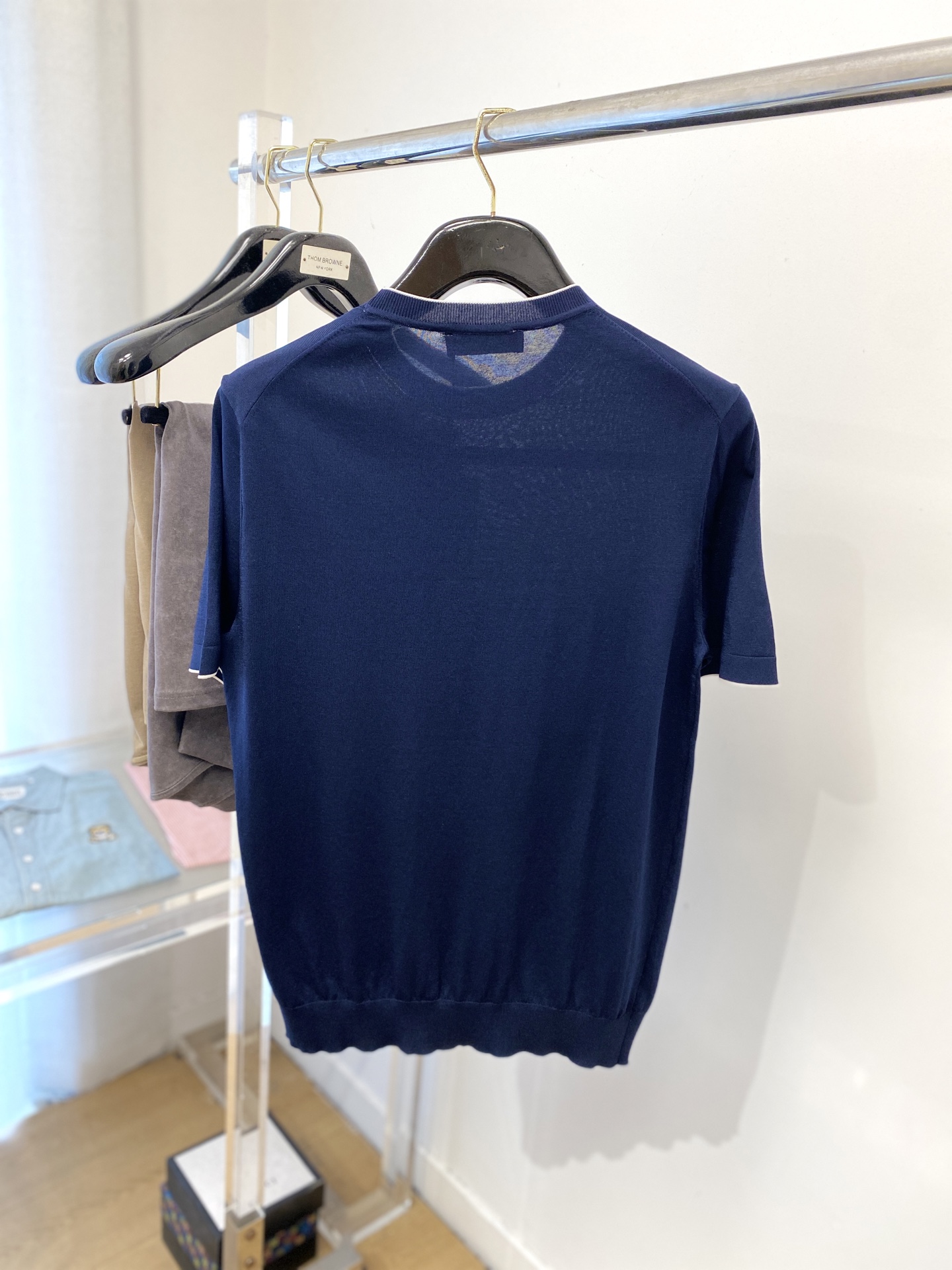 Brunello Cucinelli、2025最新款针织短袖T恤，帅气时尚，胸前精致刺绣图案logo，简