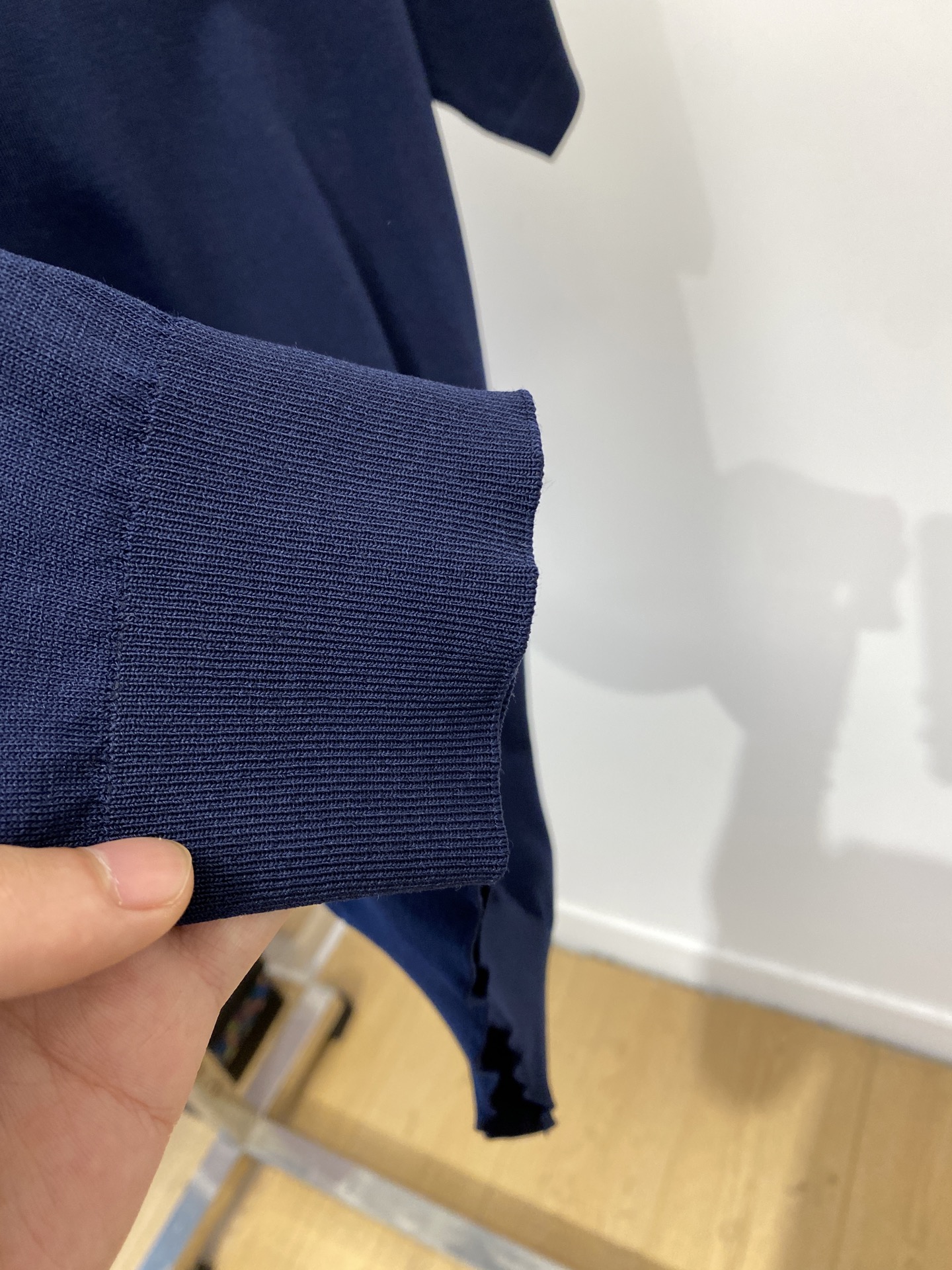 Brunello Cucinelli、2025最新款针织短袖T恤，帅气时尚，胸前精致刺绣图案logo，简