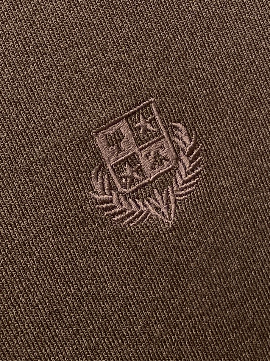Brunello Cucinelli、2025最新款针织短袖T恤，帅气时尚，胸前精致刺绣图案logo，简