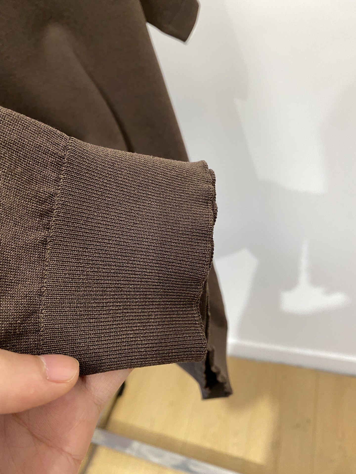 Brunello Cucinelli、2025最新款针织短袖T恤，帅气时尚，胸前精致刺绣图案logo，简