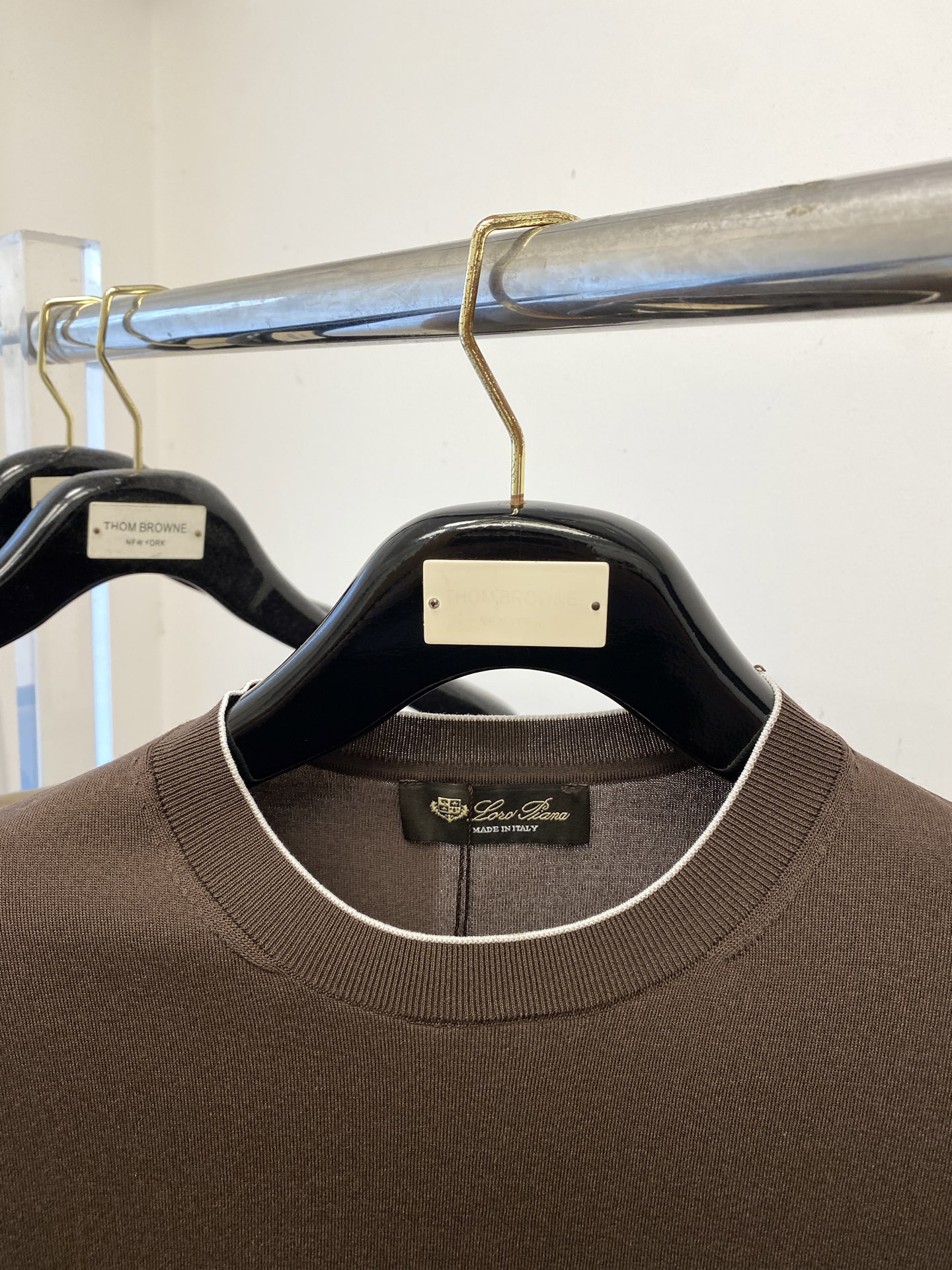 Brunello Cucinelli、2025最新款针织短袖T恤，帅气时尚，胸前精致刺绣图案logo，简