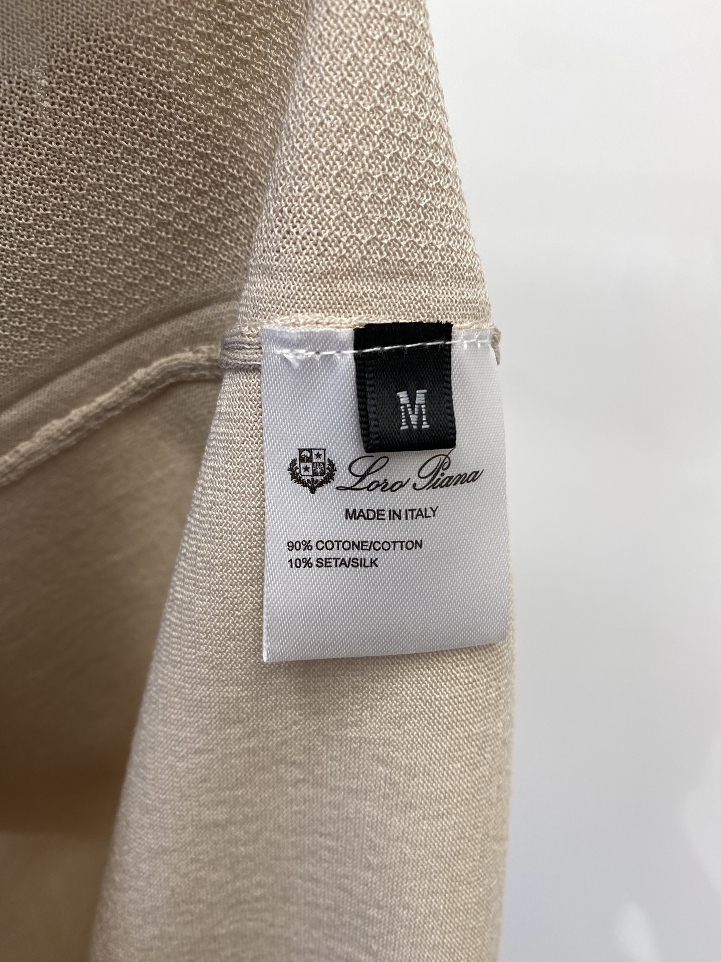 Brunello Cucinelli、2025最新款针织短袖T恤，帅气时尚，胸前精致刺绣图案logo，简