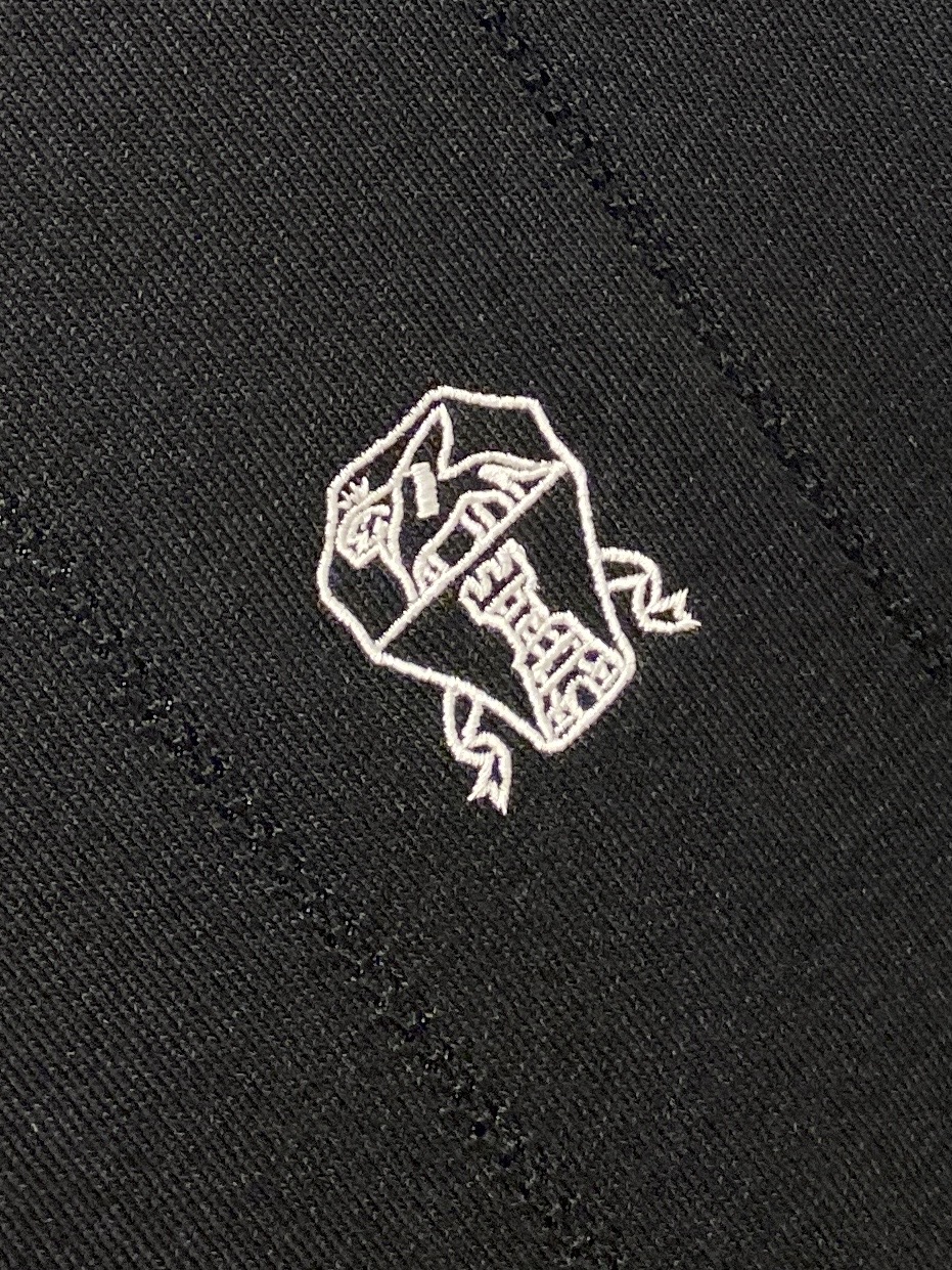 Brunello Cucinelli、2025最新款针织短袖T恤，帅气时尚，胸前精致刺绣图案logo，简