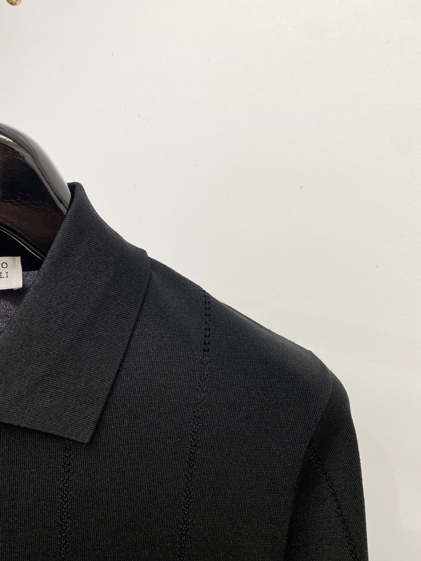Brunello Cucinelli、2025最新款针织短袖T恤，帅气时尚，胸前精致刺绣图案logo，简