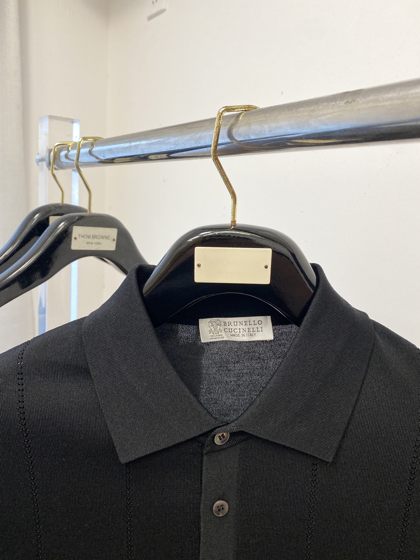Brunello Cucinelli、2025最新款针织短袖T恤，帅气时尚，胸前精致刺绣图案logo，简