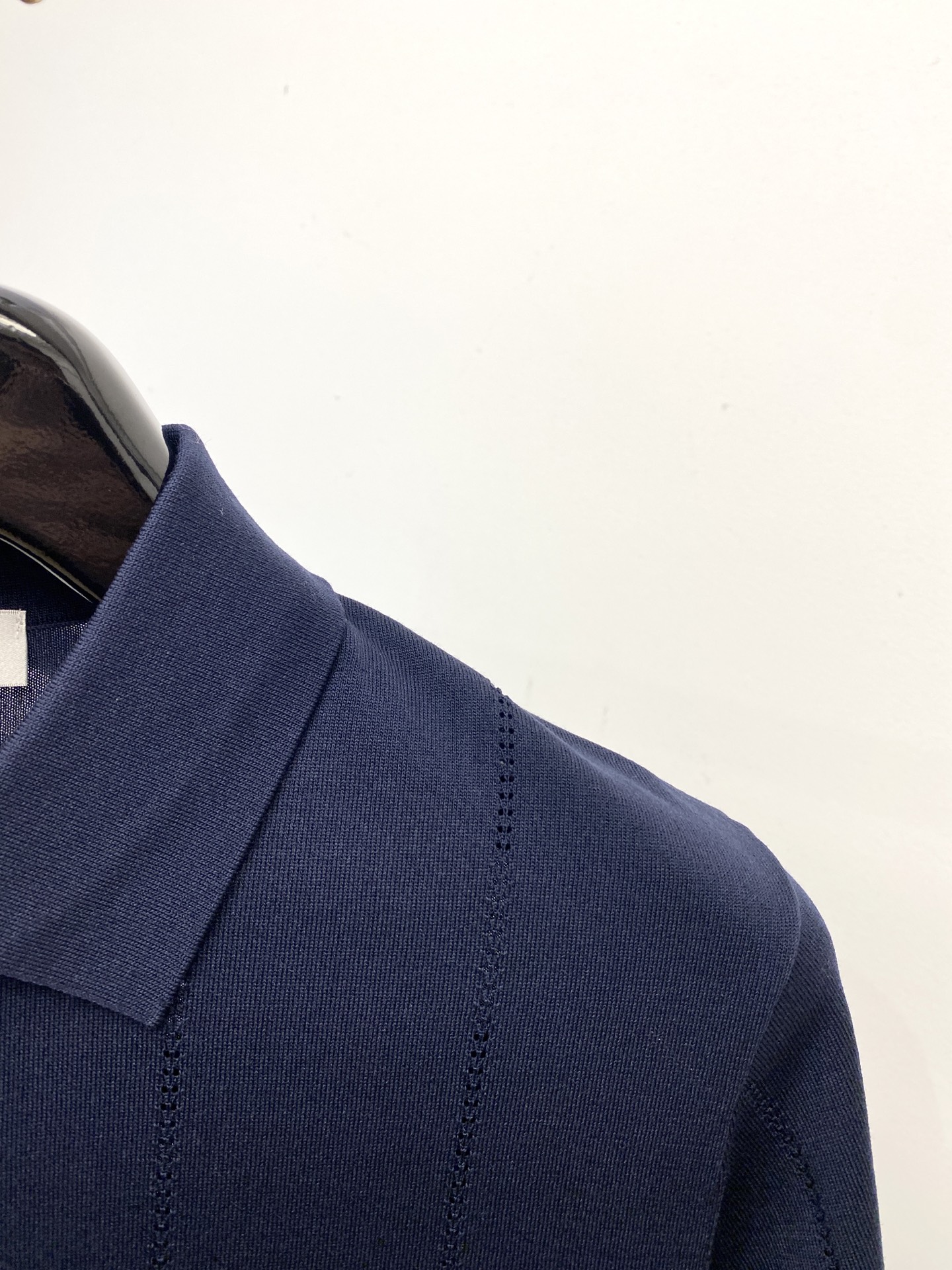 Brunello Cucinelli、2025最新款针织短袖T恤，帅气时尚，胸前精致刺绣图案logo，简
