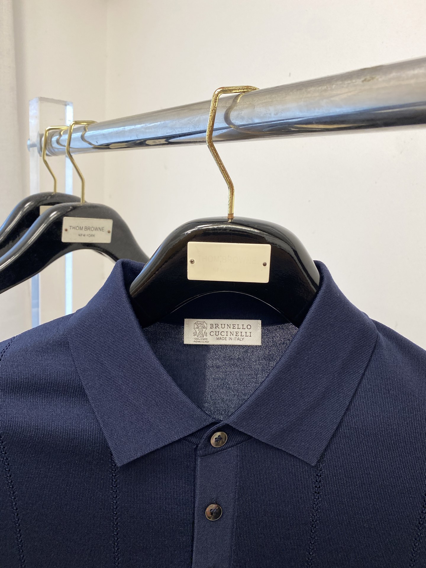 Brunello Cucinelli、2025最新款针织短袖T恤，帅气时尚，胸前精致刺绣图案logo，简