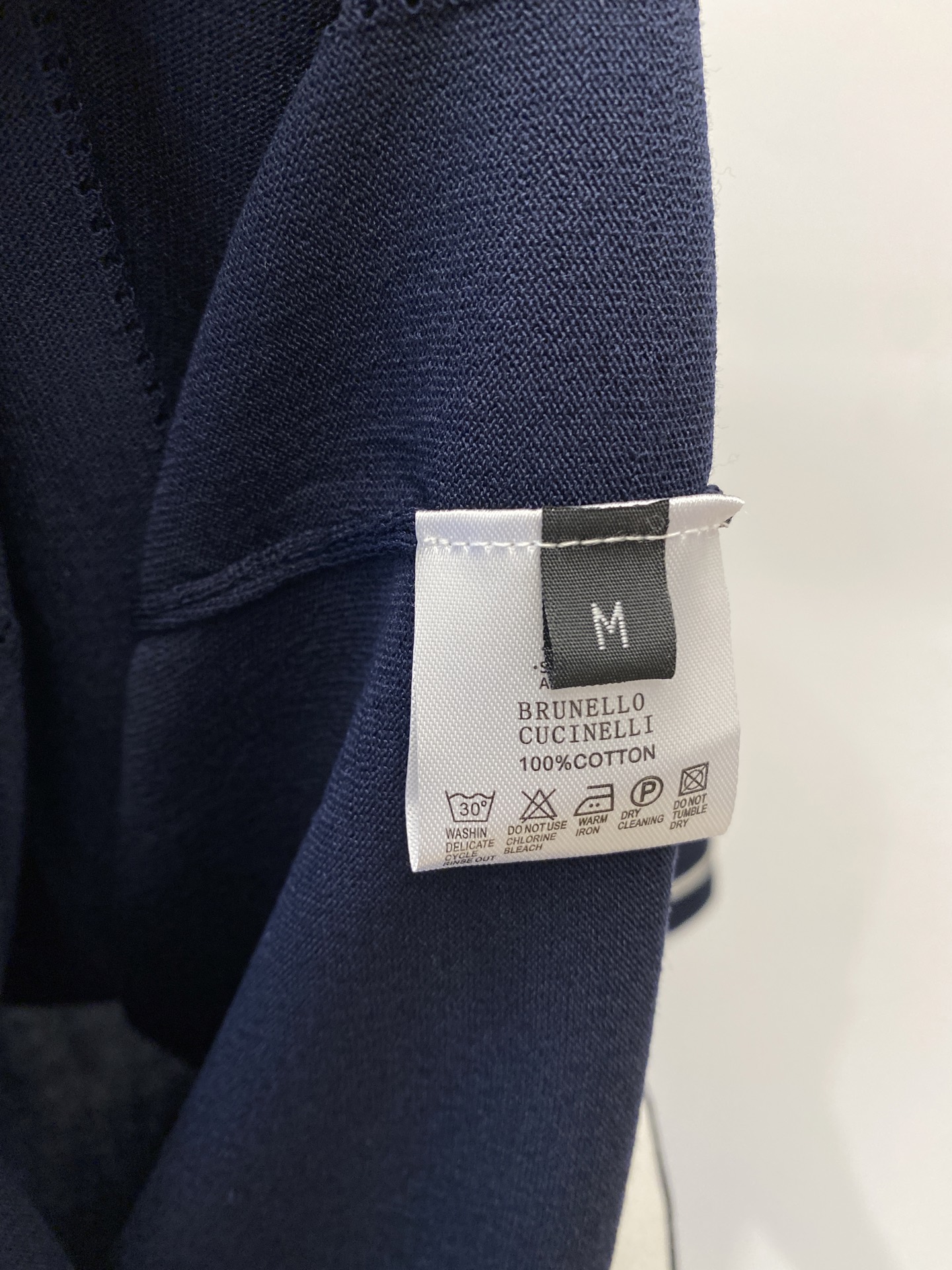 Brunello Cucinelli、2025最新款针织短袖T恤，帅气时尚，胸前精致刺绣图案logo，简