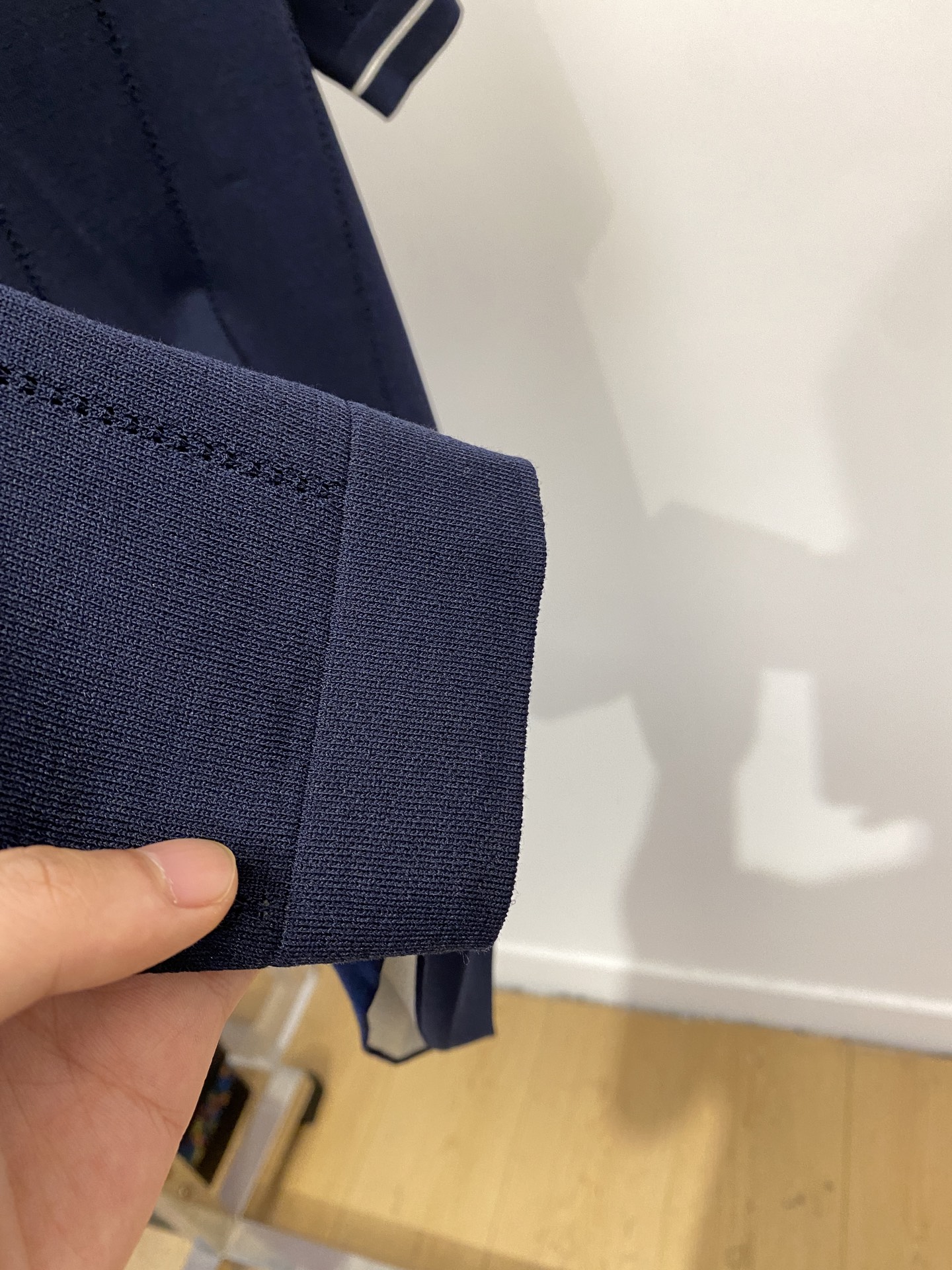 Brunello Cucinelli、2025最新款针织短袖T恤，帅气时尚，胸前精致刺绣图案logo，简