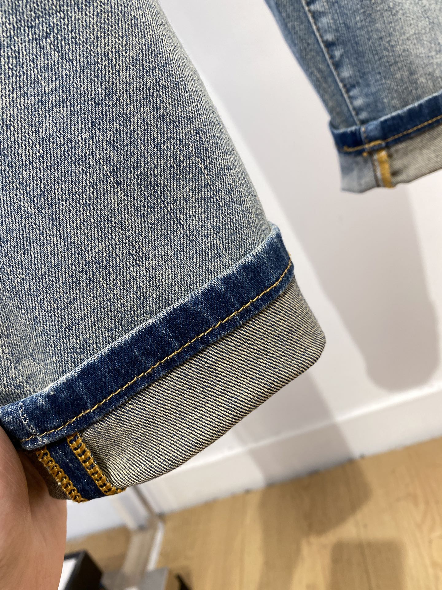 LV、2025最新品，专柜同步有售，原单狠货，水洗休闲牛仔裤，进口原版水洗弹力面料，舒适有弹性，原版五金