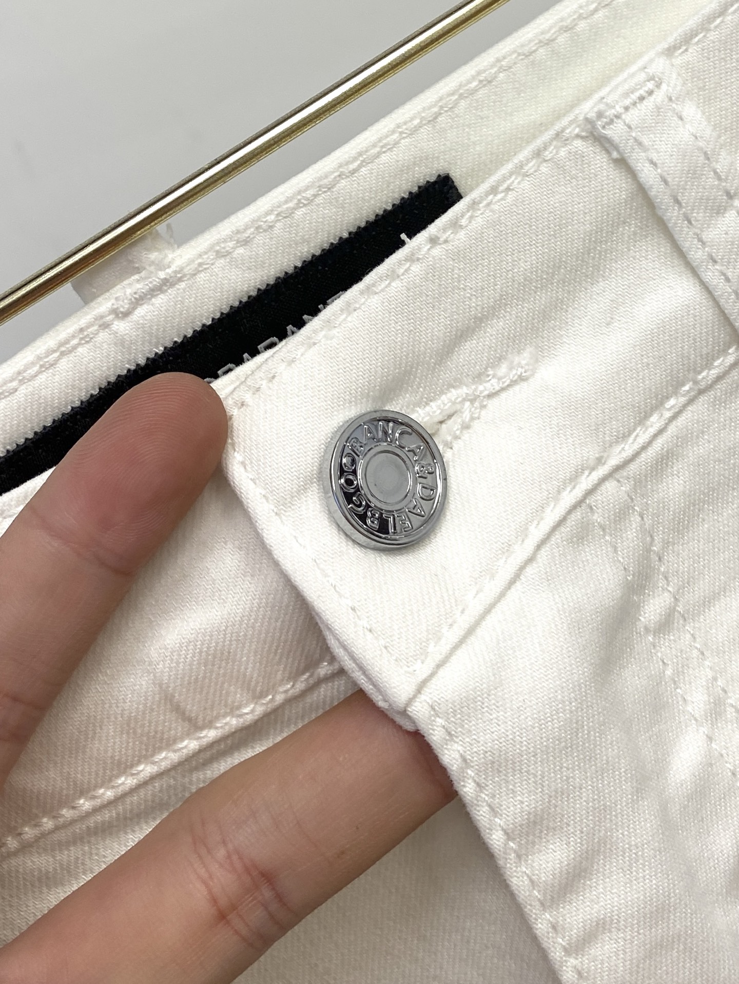 DG、2025最新品，专柜同步有售，原单狠货，水洗休闲牛仔裤，进口原版水洗弹力面料，舒适有弹性，原版五金