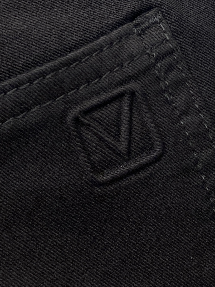 LV、2025最新品，专柜同步有售，原单狠货，水洗休闲牛仔裤，进口原版水洗弹力面料，舒适有弹性，原版五金