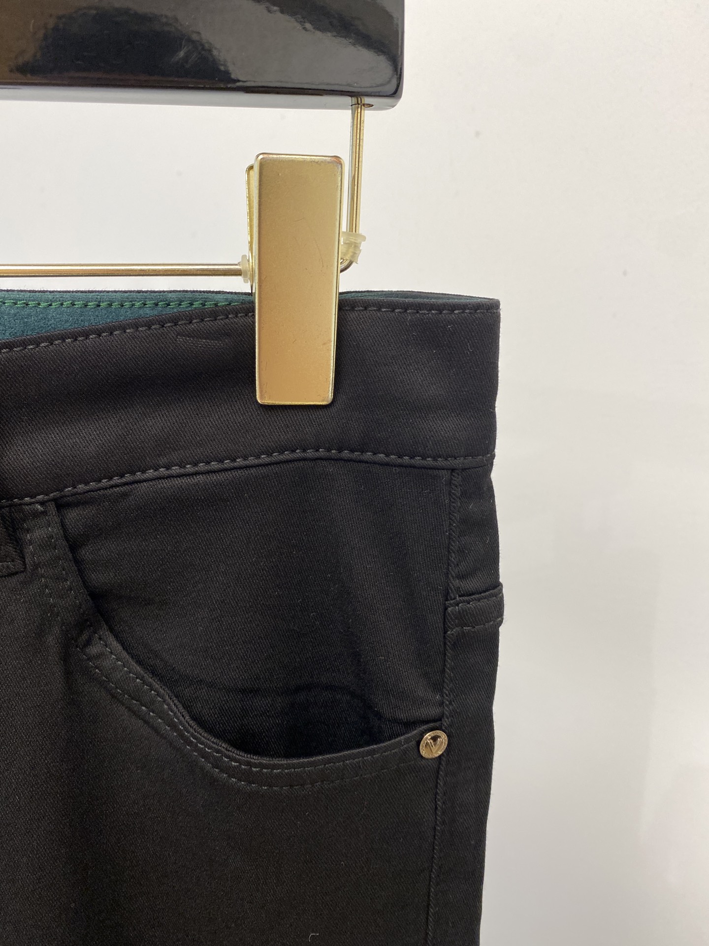LV、2025最新品，专柜同步有售，原单狠货，水洗休闲牛仔裤，进口原版水洗弹力面料，舒适有弹性，原版五金