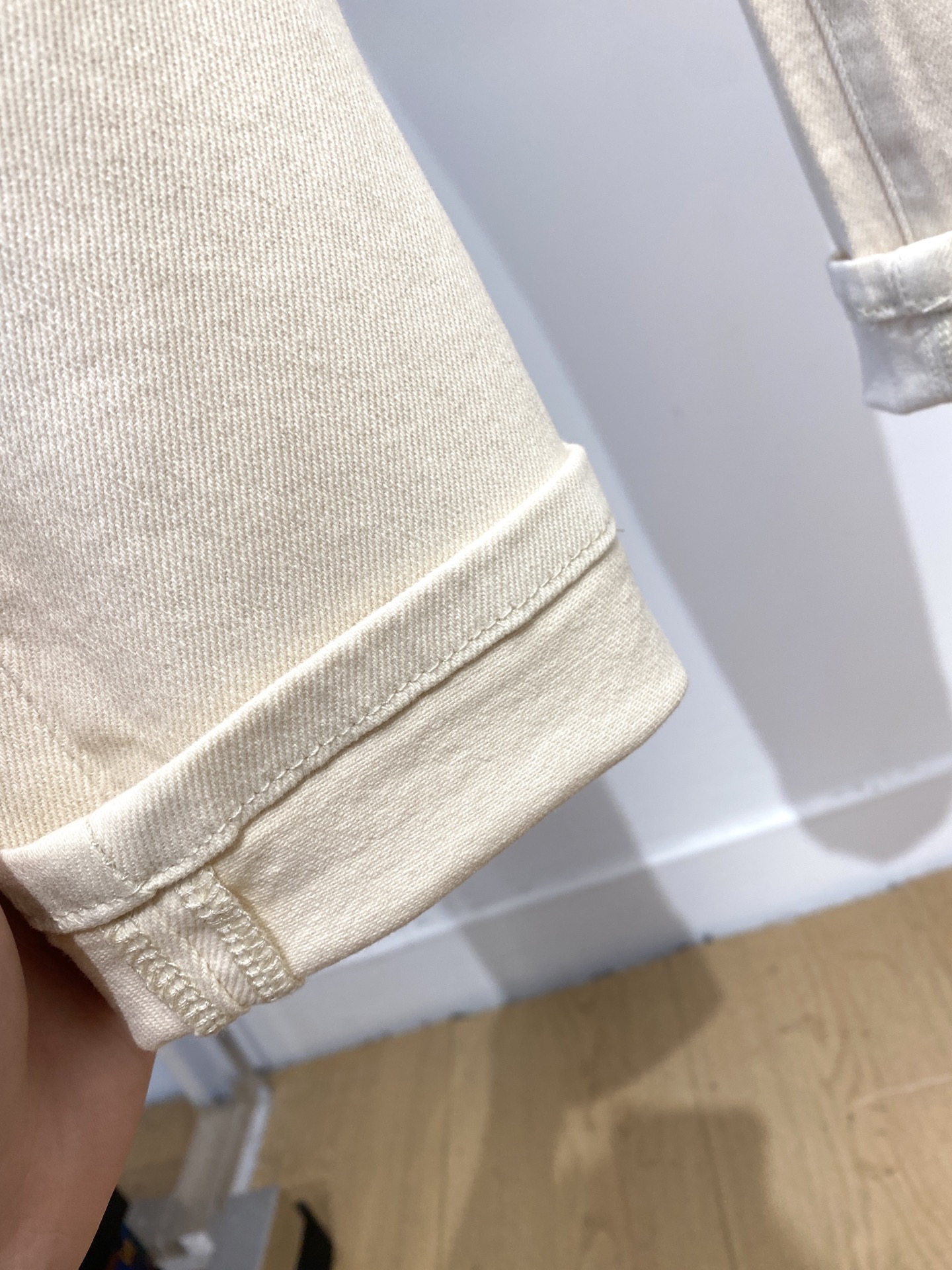 LV、2025最新品，专柜同步有售，原单狠货，水洗休闲牛仔裤，进口原版水洗弹力面料，舒适有弹性，原版五金
