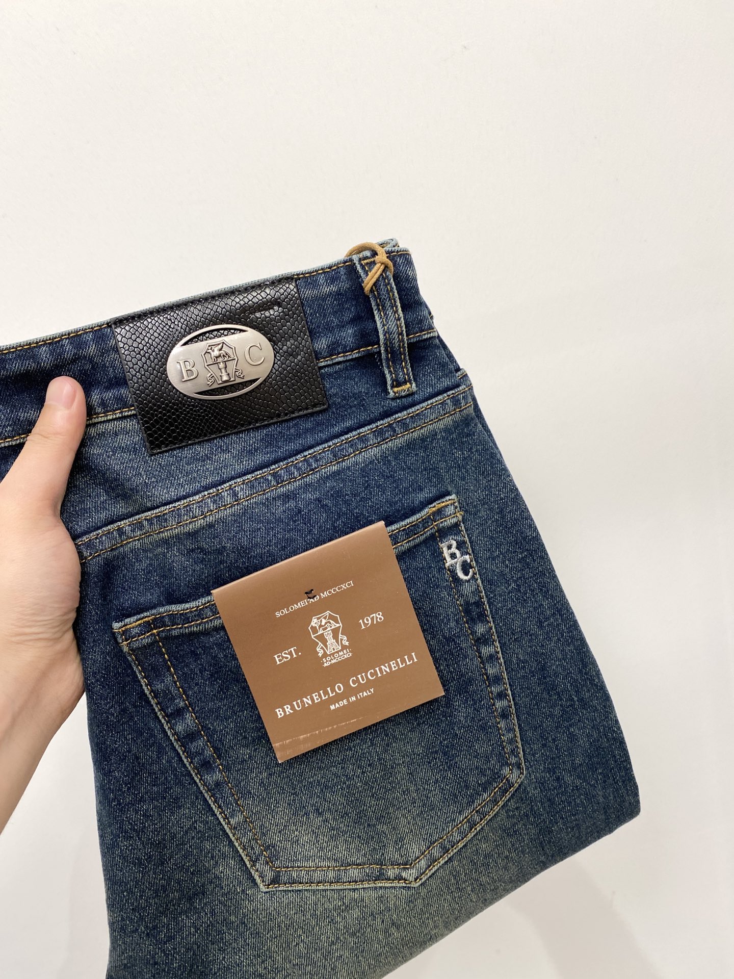 NO:451177,Brunello Cucinelli, the latest products in 2025, the counter is available at the same time, original single-purpose goods, water-washed casual jeans, imported original washing elastic fabric, comfortable and elastic, original hardware and auxiliary decorative logo, super positive style, extremely high grade, counter quality, fashionable and stylish upper body, 29-38, brunello cucinelli, jeans, alexander wang19860909Brunello Cucinelli、2025最新品,专柜同步有售,原单狠货,水洗休闲牛仔裤,进口原版水洗弹力面料,舒适有弹性,原版五金辅料装饰logo,版型超正,档次极高,专柜品质,上身时尚有型,码数29-38,,brunello cucinelli,jeans,alexander wang,Men's clothing