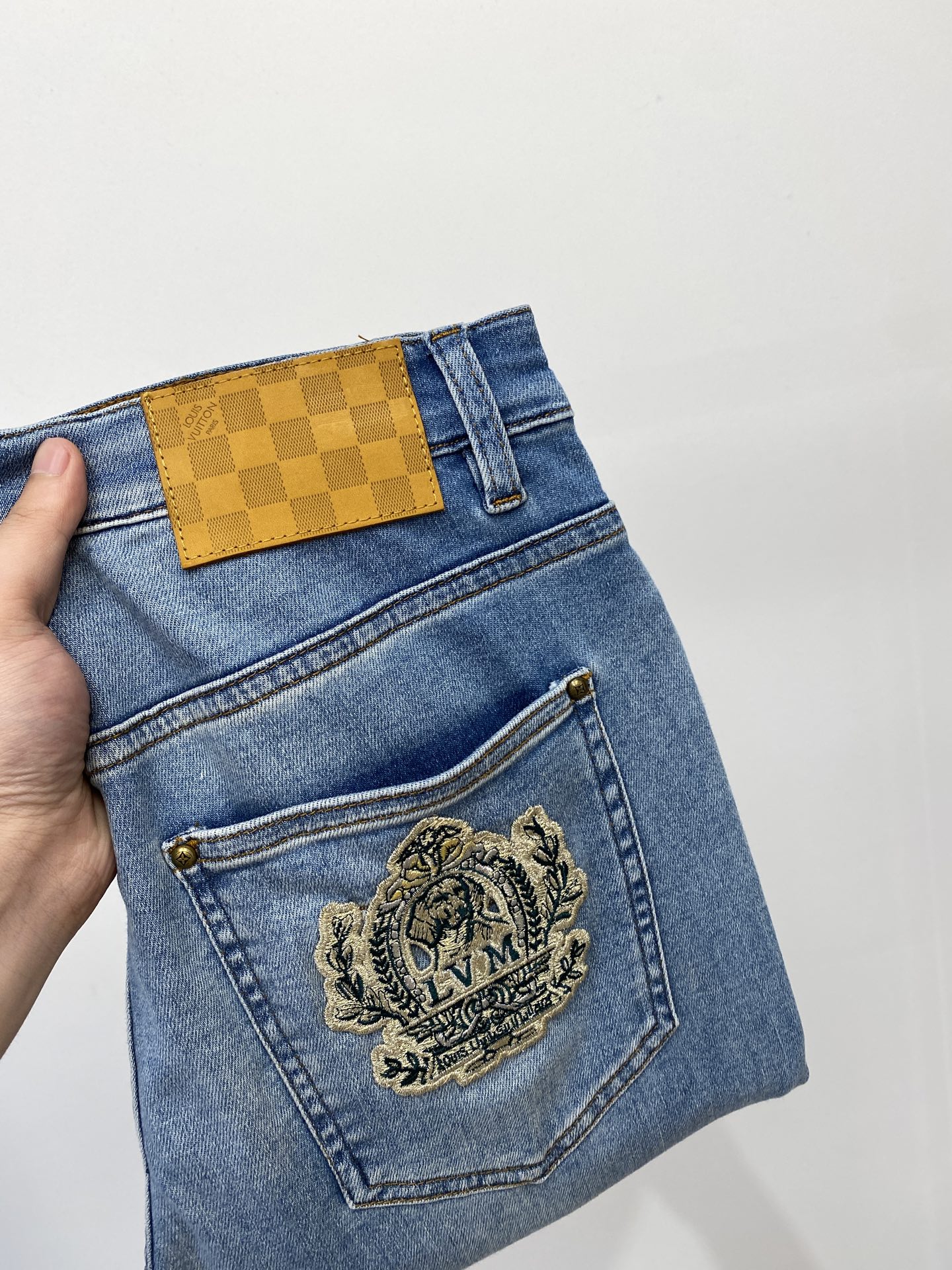 NO:449638,LV, 2025 latest products, special counters are available at the same time, original singles, washable casual jeans, imported original washing elastic fabric, comfortable and elastic, original hardware and auxiliary decorative logo, super positive style, extremely high grade, counter quality, fashionable and stylish upper body, 29-38,, louis vuitton, jeans, alexander wang19860909LV、2025最新品,专柜同步有售,原单狠货,水洗休闲牛仔裤,进口原版水洗弹力面料,舒适有弹性,原版五金辅料装饰logo,版型超正,档次极高,专柜品质,上身时尚有型,码数29-38,,louis vuitton,jeans,alexander wang,Men's clothing