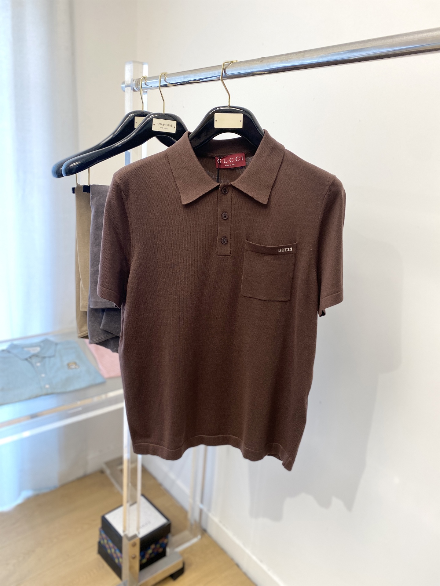 NO:427785,Dior, the latest knitted short-sleeved T-shirt in 2025, handsome and fashionable, top-quality letter logo on the chest, simple and versatile style. The fabric cotton is not only crisp, maintains the trendy silhouette, but also comfortable to wear, and the yarn is more delicate, S-XL,,dior, T-shirt,tees, t-shirt,alexander wang19860909迪奥、2025最新款针织短袖T恤,帅气时尚,胸前顶级定织字母logo,简约百搭款.面料棉 不仅挺括,保持潮流的廓形,又穿着舒适,纱织更细腻,码数S-XL,,dior,T-shirt,tees，t-shirt,alexander wang,Men's clothing