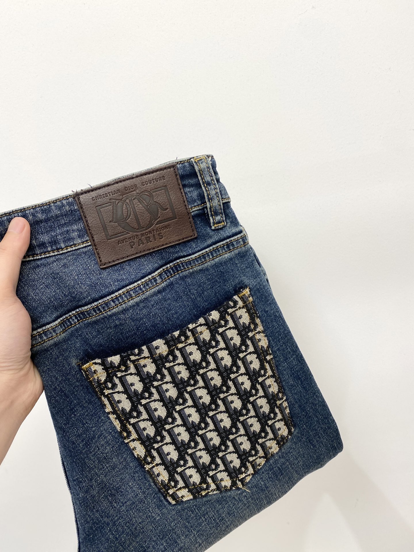 NO:449692,Dior, 2025 latest products, special counters are available at the same time, original singles, washable casual jeans, imported original washable elastic fabric, comfortable and elastic, original hardware and auxiliary decorative logo, super positive style, extremely high grade, counter quality, fashionable and stylish upper body, 29-36,,dior,jeans,alexander wang19860909迪奥、2025最新品,专柜同步有售,原单狠货,水洗休闲牛仔裤,进口原版水洗弹力面料,舒适有弹性,原版五金辅料装饰logo,版型超正,档次极高,专柜品质,上身时尚有型,码数29-36,,dior,jeans,alexander wang,Men's clothing