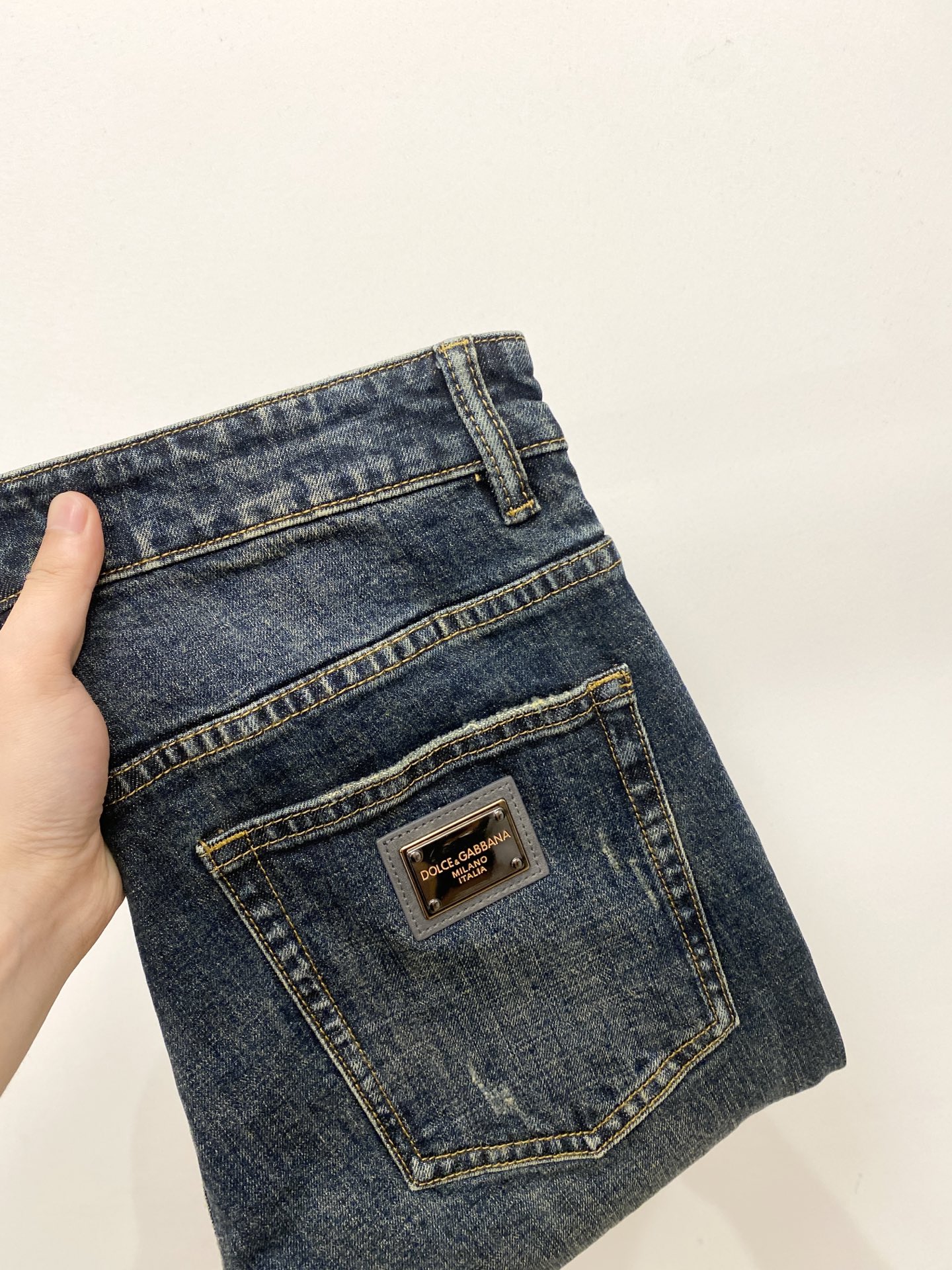 NO:449663,DG, 2025 latest products, special counters are available at the same time, original singles, washable casual jeans, imported original washable elastic fabric, comfortable and elastic, original hardware and auxiliary decorative logo, super positive style, extremely high grade, counter quality, fashionable and stylish upper body, 29-36, jeans, alexander wang19860909DG、2025最新品,专柜同步有售,原单狠货,水洗休闲牛仔裤,进口原版水洗弹力面料,舒适有弹性,原版五金辅料装饰logo,版型超正,档次极高,专柜品质,上身时尚有型,码数29-36,,jeans,alexander wang,Men's clothing