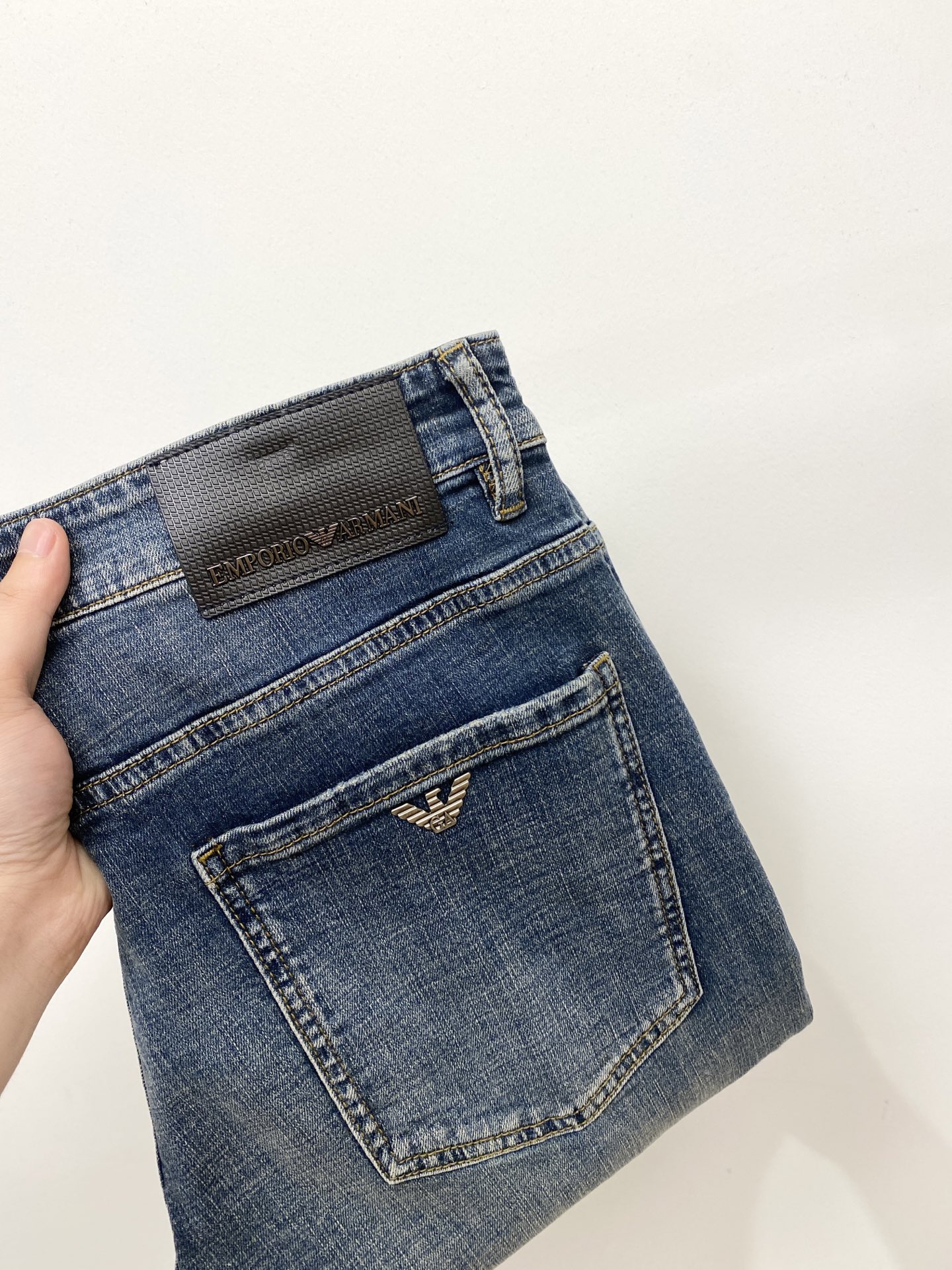 NO:449660,Armani, 2025 latest products, special counters are available at the same time, original singles, washable casual jeans, imported original washing elastic fabric, comfortable and elastic, original hardware and auxiliary decorative logo, super positive style, extremely high grade, counter quality, fashionable and stylish upper body, 29-36,,armani, jeans, alexander wang19860909阿玛尼、2025最新品,专柜同步有售,原单狠货,水洗休闲牛仔裤,进口原版水洗弹力面料,舒适有弹性,原版五金辅料装饰logo,版型超正,档次极高,专柜品质,上身时尚有型,码数29-36,,armani,jeans,alexander wang,Men's clothing