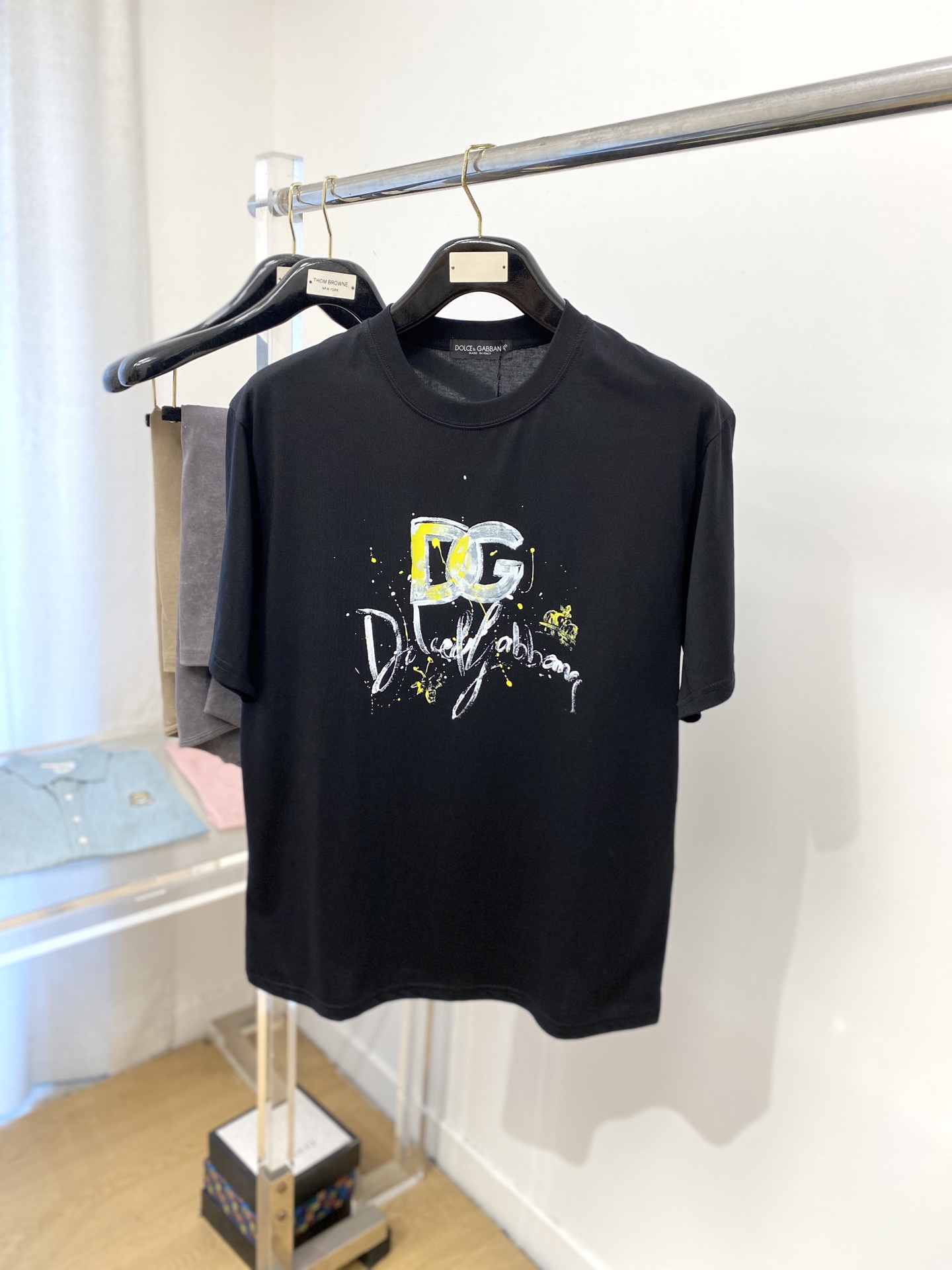 DG、2025最新款短袖T恤，帅气时尚，胸口顶级印花字母logo，简约百搭款。面料棉 不仅挺括，保持潮流