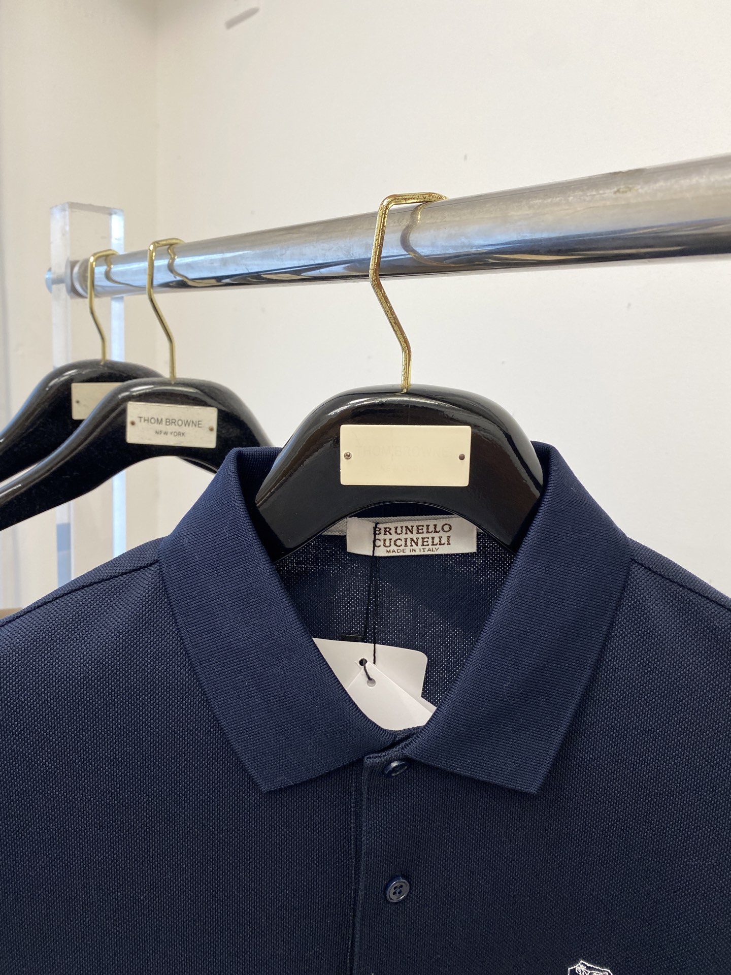 Brunello Cucinelli、2025最新款短袖T恤，帅气时尚，胸前精致刺绣图案logo，简约百
