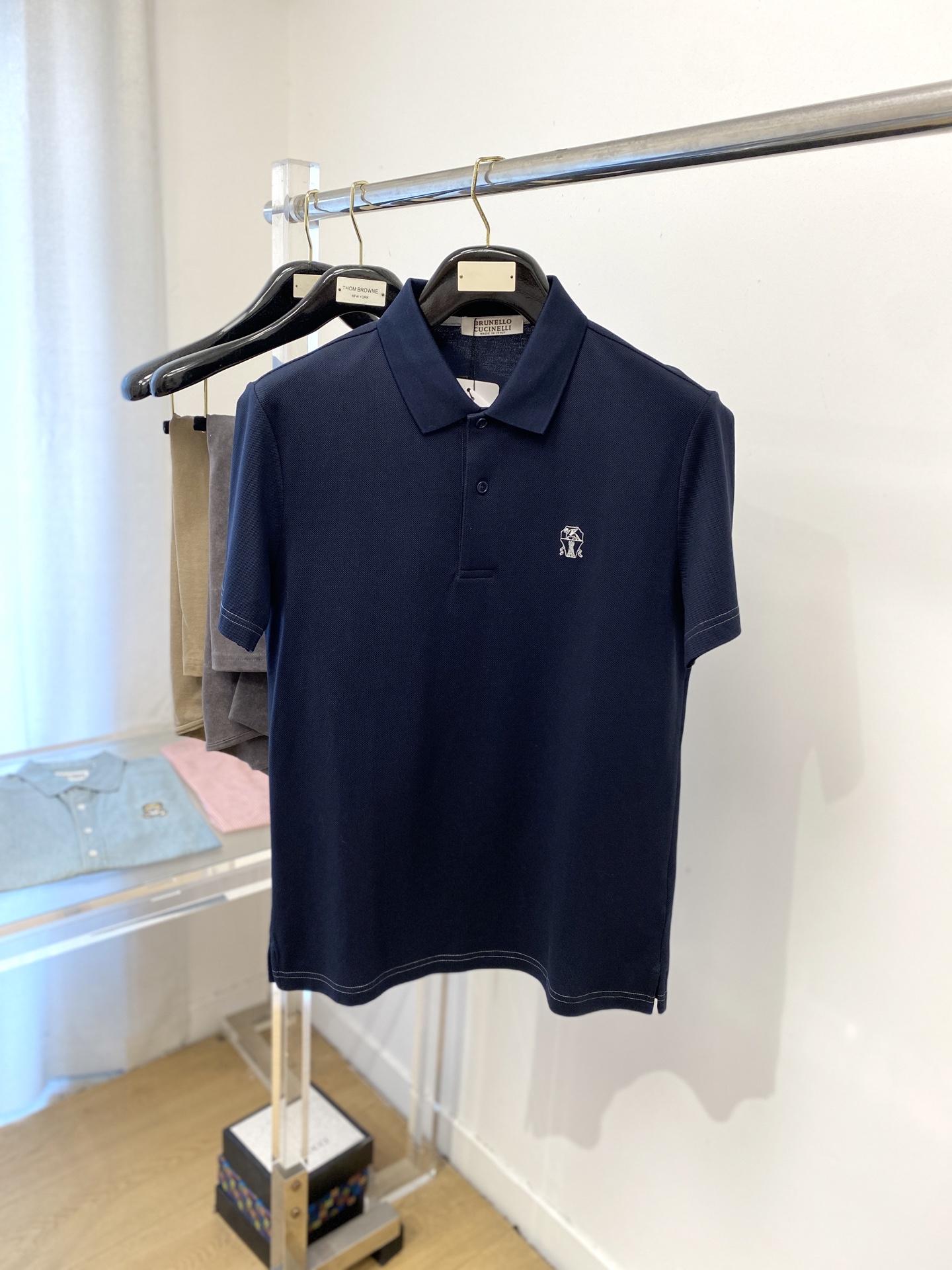 Brunello Cucinelli、2025最新款短袖T恤，帅气时尚，胸前精致刺绣图案logo，简约百