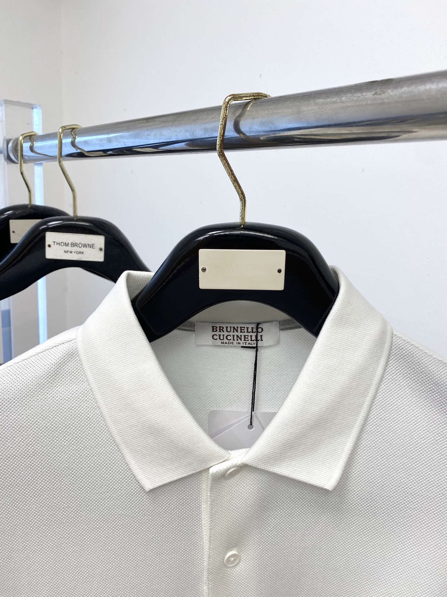 Brunello Cucinelli、2025最新款短袖T恤，帅气时尚，胸前精致刺绣图案logo，简约百