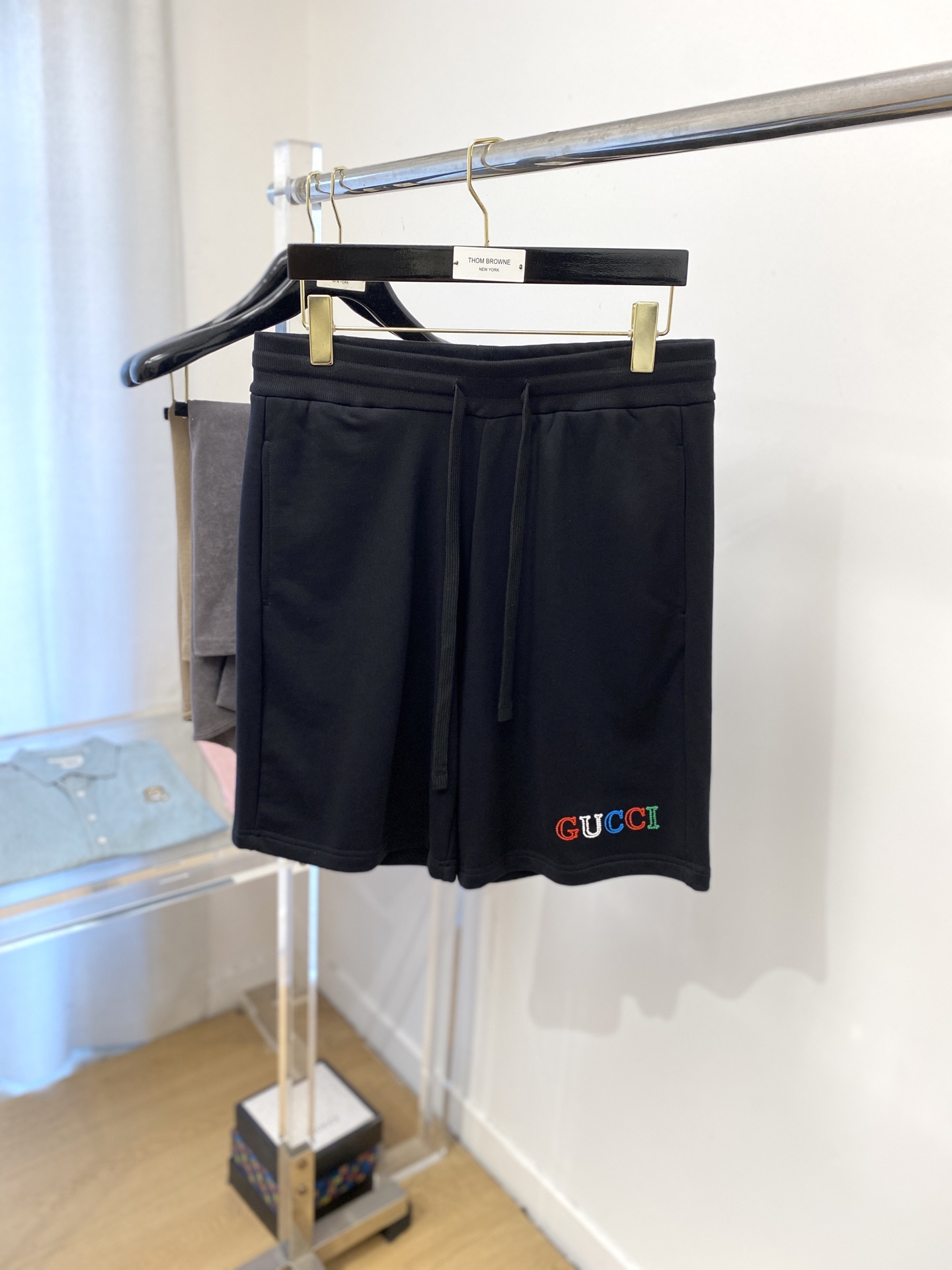 NO:425497,Guqi, 2025 hot casual shorts, high elasticity and slimming, simple and versatile, with fine workmanship, every needle can be seen with care, many celebrity celebrities love the most, lengthen the body proportions!  Micro-spin ^_^Comfortable fabric Details S-XL, loro piana, shorts, alexander wang19860909古奇、2025爆款休闲短裤 高弹显瘦必爆简约百搭爆款,做工精细,每一针都看得到用心,超多明星网红最爱 拉长身材比例哦！微弹 ^_^舒适面料 细节体码数S-XL,,loro piana,shorts,alexander wang,Men's clothing