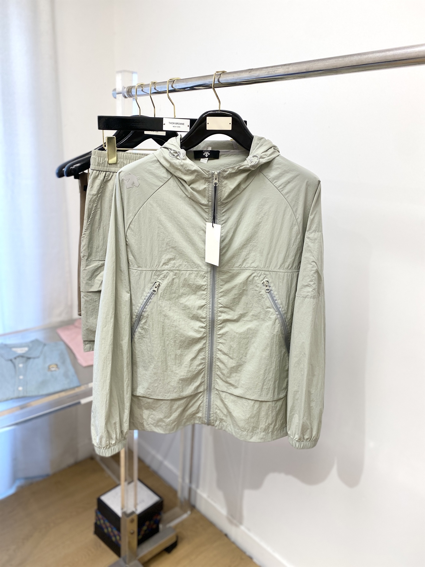 NO:437155,DESCENTE, the latest products in 2025, fashionable and casual sun protection set, top-grade original fabrics, comfortable to wear, good moisture absorption and breathability, and extremely high color fastness!  Both the inside and the outside are very outstanding. The M-3XL set, alexander wang19860909DESCENTE迪桑特、2025最新品,时尚休闲防晒套装,顶级原版面料打造,穿着舒适,吸湿性透气性都非常良好,色牢度超高！无论内搭还是外穿都非常出彩码数M-3XL 一套,,alexander wang,Men's clothing