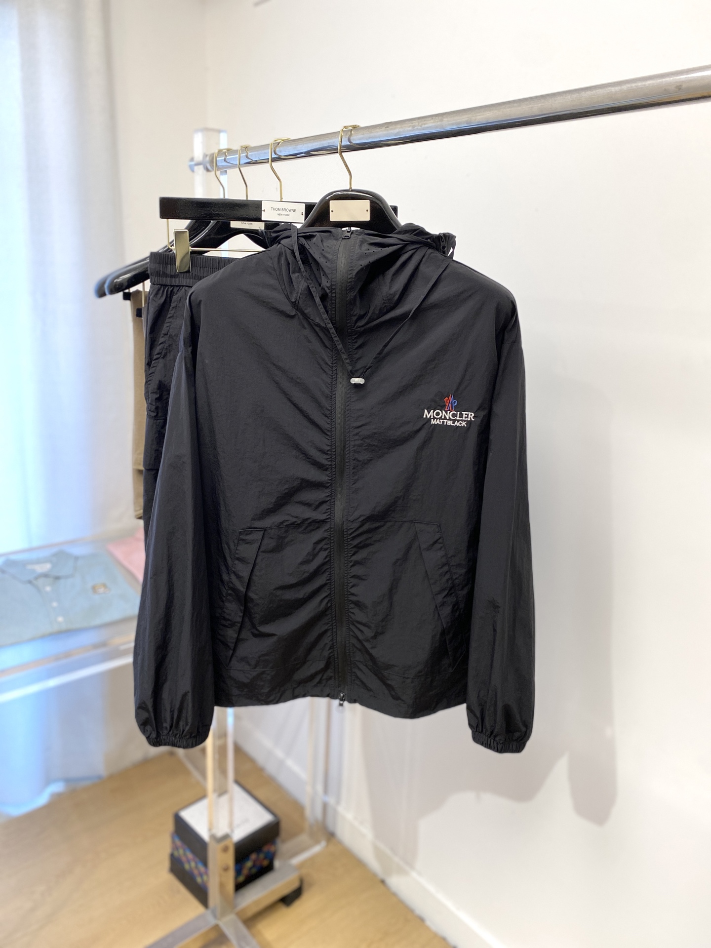 NO:437179,The latest products of the mouth cover, 2025, fashionable and casual sun protection set, top-grade original fabric, comfortable to wear, very good moisture absorption and breathability, and extremely high color fastness!  Both inside and outside wear are very outstanding. M-3XL P set, Moncler, alexander wang19860909蒙口、2025最新品,时尚休闲防晒套装,顶级原版面料打造,穿着舒适,吸湿性透气性都非常良好,色牢度超高！无论内搭还是外穿都非常出彩码数M-3XL P 一套,,Moncler,alexander wang,Men's clothing