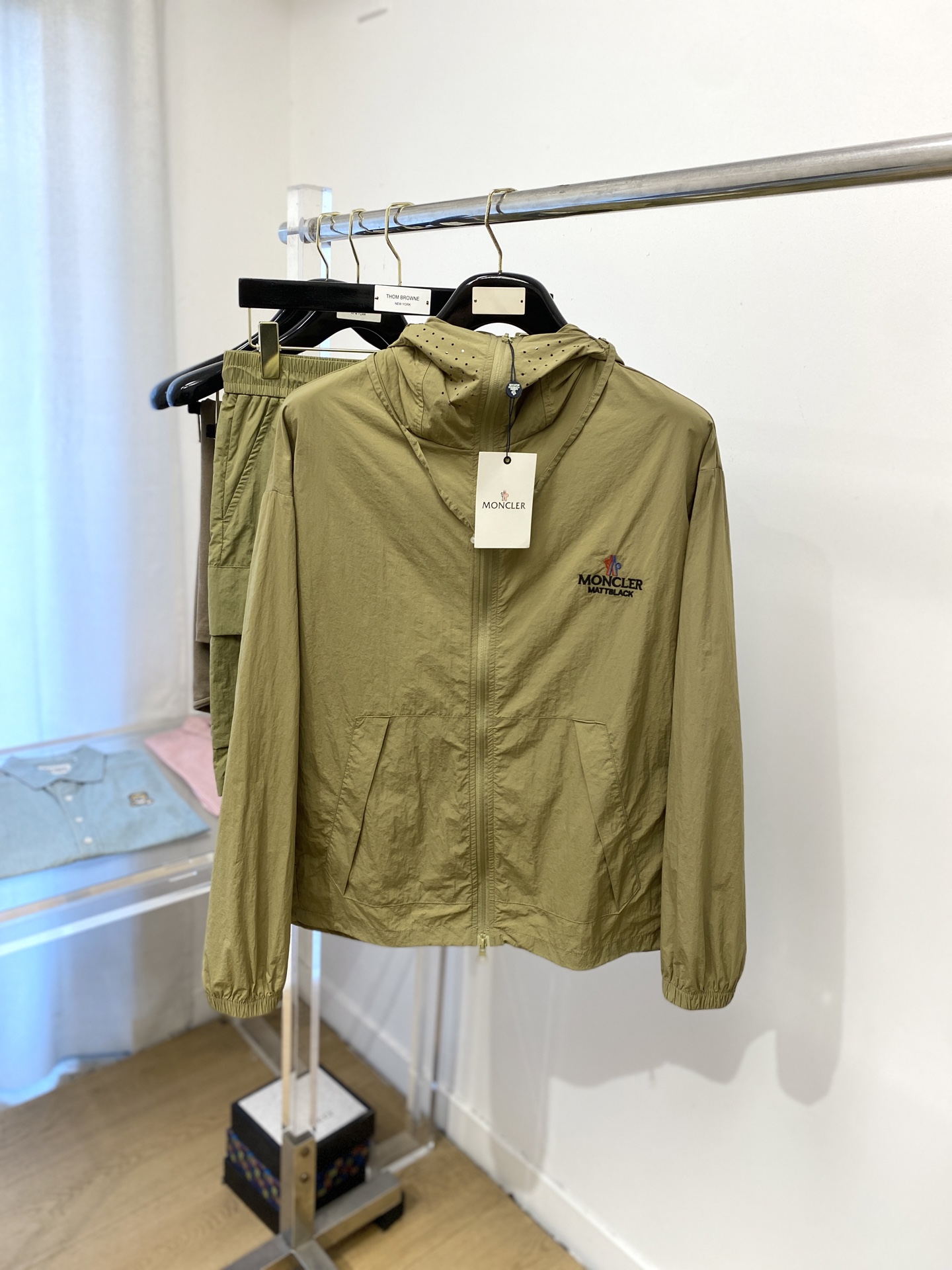 NO:437186,The latest products of the mouth cover, 2025, fashionable and casual sun protection set, top-grade original fabric, comfortable to wear, very good moisture absorption and breathability, and extremely high color fastness!  Both inside and outside wear are very outstanding. M-3XL. A set of Moncler, alexander wang19860909蒙口、2025最新品,时尚休闲防晒套装,顶级原版面料打造,穿着舒适,吸湿性透气性都非常良好,色牢度超高！无论内搭还是外穿都非常出彩码数M-3XL 一套,,Moncler,alexander wang,Men's clothing