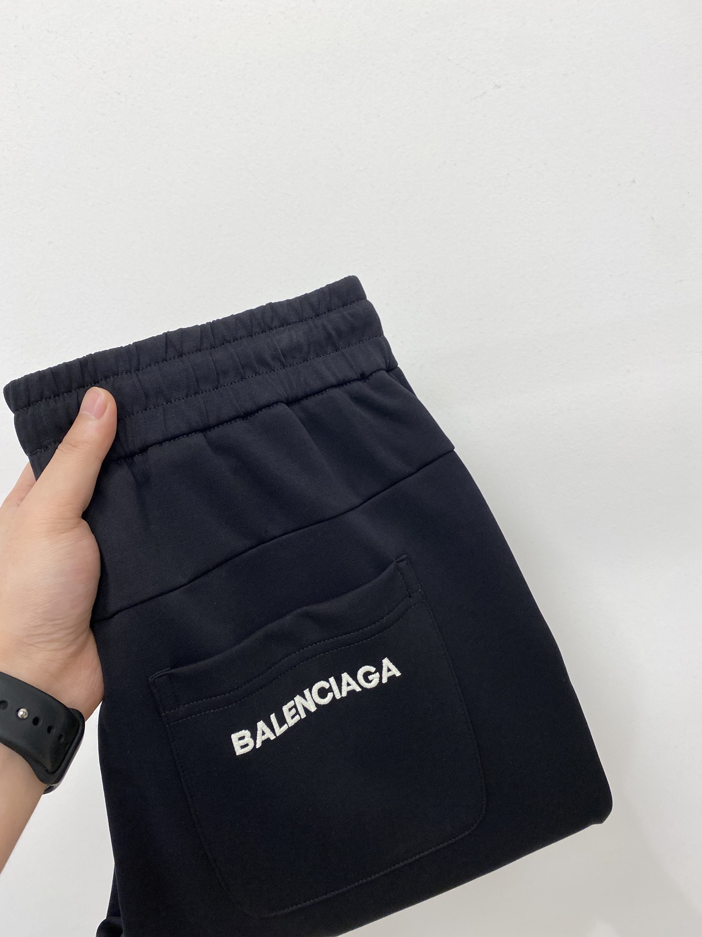 NO:439138,Balenciaga, 2025 hot casual pants, high elasticity and slimming, simple and versatile, with fine workmanship, every needle can be seen with care, many celebrity internet celebrities love the most, lengthen the body proportions!  Micro-spin ^_^Comfortable fabric Details M-3XL, balenciaga, loro piano, alexander wang19860909巴黎世家、2025爆款休闲裤 高弹显瘦必爆简约百搭爆款,做工精细,每一针都看得到用心,超多明星网红最爱 拉长身材比例哦！微弹 ^_^舒适面料 细节体码数M-3XL,,balenciaga,loro piana,alexander wang,Men's clothing