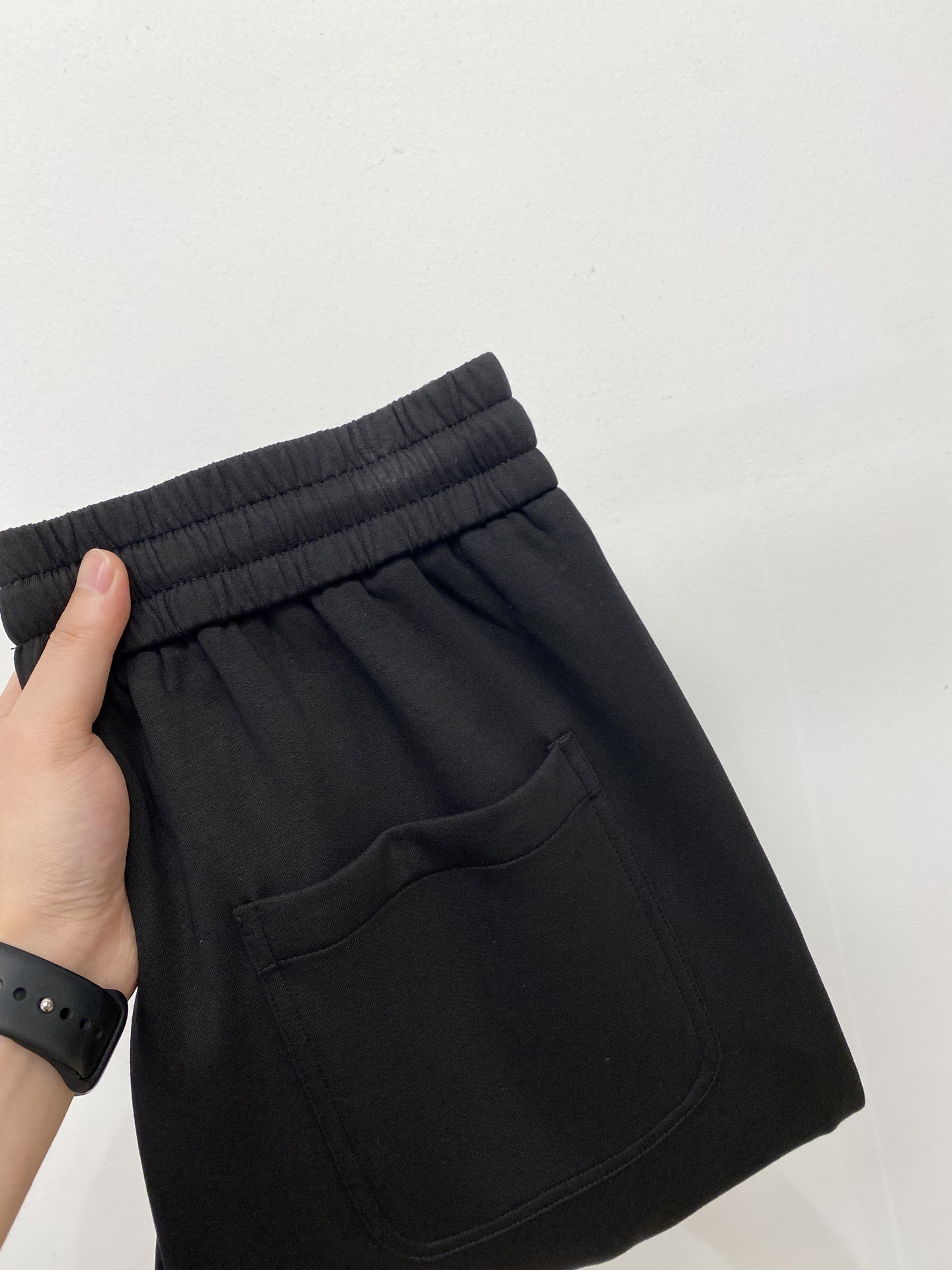 NO:445430,Guqi, 2025 hot casual pants, high elasticity and slimming, simple and versatile hot style, fine workmanship, every needle can be seen attentively, and many celebrity internet celebrities love the most, lengthen the body proportions!  Micro-spin ^_^Comfortable fabric Details M-3XL, loro piana, alexander wang19860909古奇、2025爆款休闲裤 高弹显瘦必爆简约百搭爆款,做工精细,每一针都看得到用心,超多明星网红最爱 拉长身材比例哦！微弹 ^_^舒适面料 细节体码数M-3XL,,loro piana,alexander wang,Men's clothing