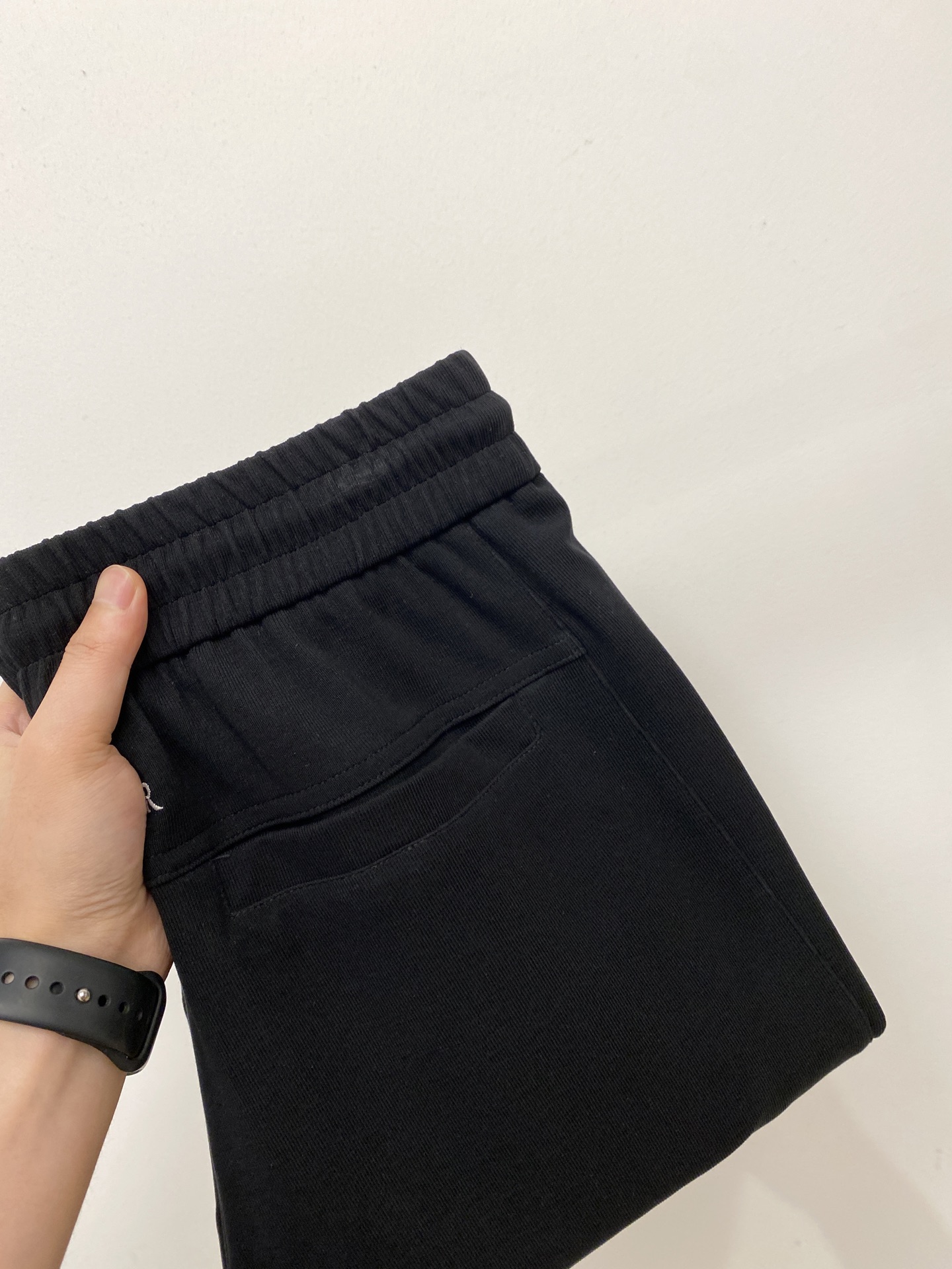 NO:445444,The 2025 hot casual pants are very elastic and slimming. They are simple and versatile. They are finely made and can be seen with care. They are so popular that they can be seen with great care. Many celebrities and internet celebrities love the most. They will lengthen their body proportions!  Micro-spin ^_^Comfortable fabric Details M-3XL, loro piana, Moncler, alexander wang19860909蒙口、2025爆款休闲裤 高弹显瘦必爆简约百搭爆款,做工精细,每一针都看得到用心,超多明星网红最爱 拉长身材比例哦！微弹 ^_^舒适面料 细节体码数M-3XL,,loro piana,Moncler,alexander wang,Men's clothing