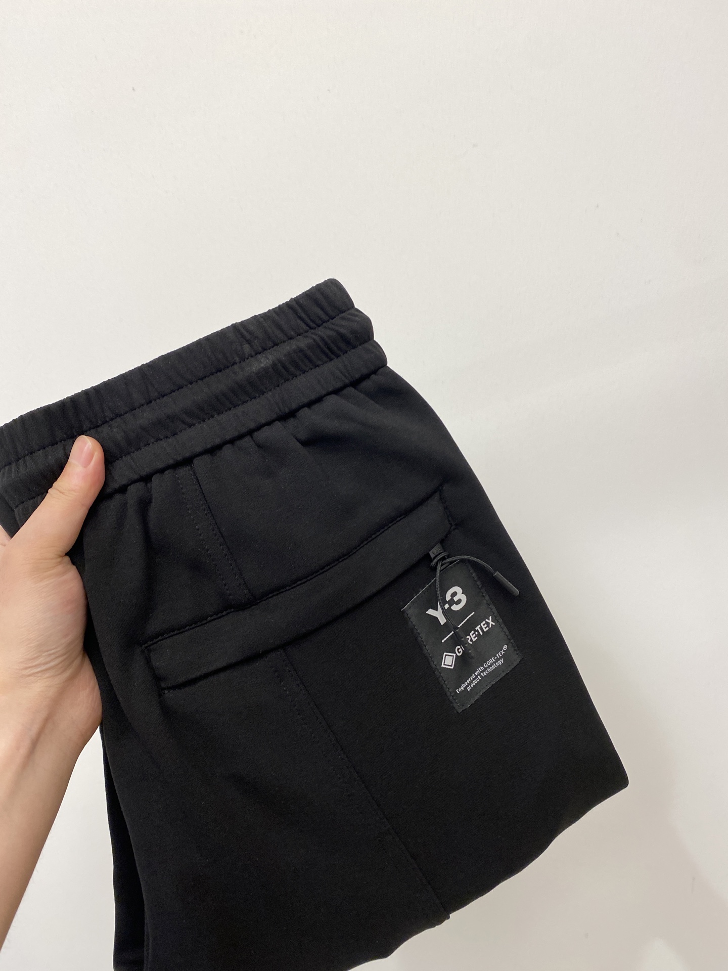 NO:438105,Y-3. 2025 hot casual pants. High elasticity and slimming must be simple and versatile. It has fine workmanship and can be seen with care for every needle. Many celebrities and internet celebrities love the most. Extend the body proportions!  Micro-spin ^_^Comfortable fabric Details M-3XL, loro piana, alexander wang19860909Y-3、2025爆款休闲裤 高弹显瘦必爆简约百搭爆款,做工精细,每一针都看得到用心,超多明星网红最爱 拉长身材比例哦！微弹 ^_^舒适面料 细节体码数M-3XL,,loro piana,alexander wang,Men's clothing
