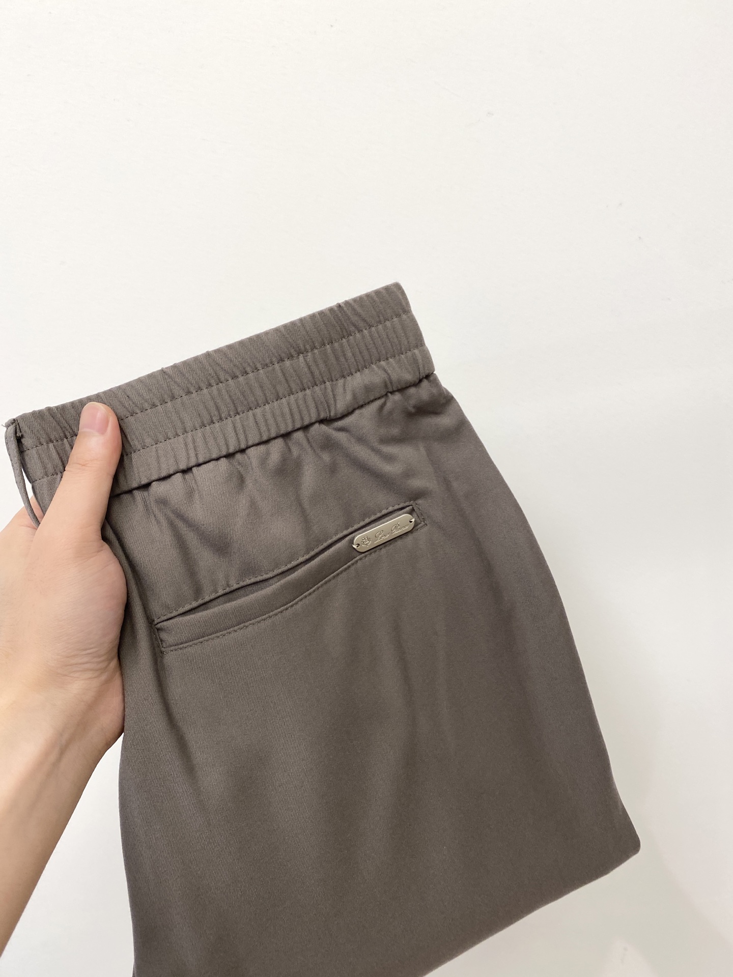 NO:442084,LP, 2025 hot casual trousers, high elasticity, slimming, simple and versatile, with fine workmanship, every needle can be seen attentively. Many celebrities and internet celebrities love the most, lengthen their body proportions!  Micro-spin ^_^Comfortable fabric Details M-3XL, loro piana, alexander wang19860909LP、2025爆款休闲西裤 高弹显瘦必爆简约百搭爆款,做工精细,每一针都看得到用心,超多明星网红最爱 拉长身材比例哦！微弹 ^_^舒适面料 细节体码数M-3XL,,loro piana,alexander wang,Men's clothing