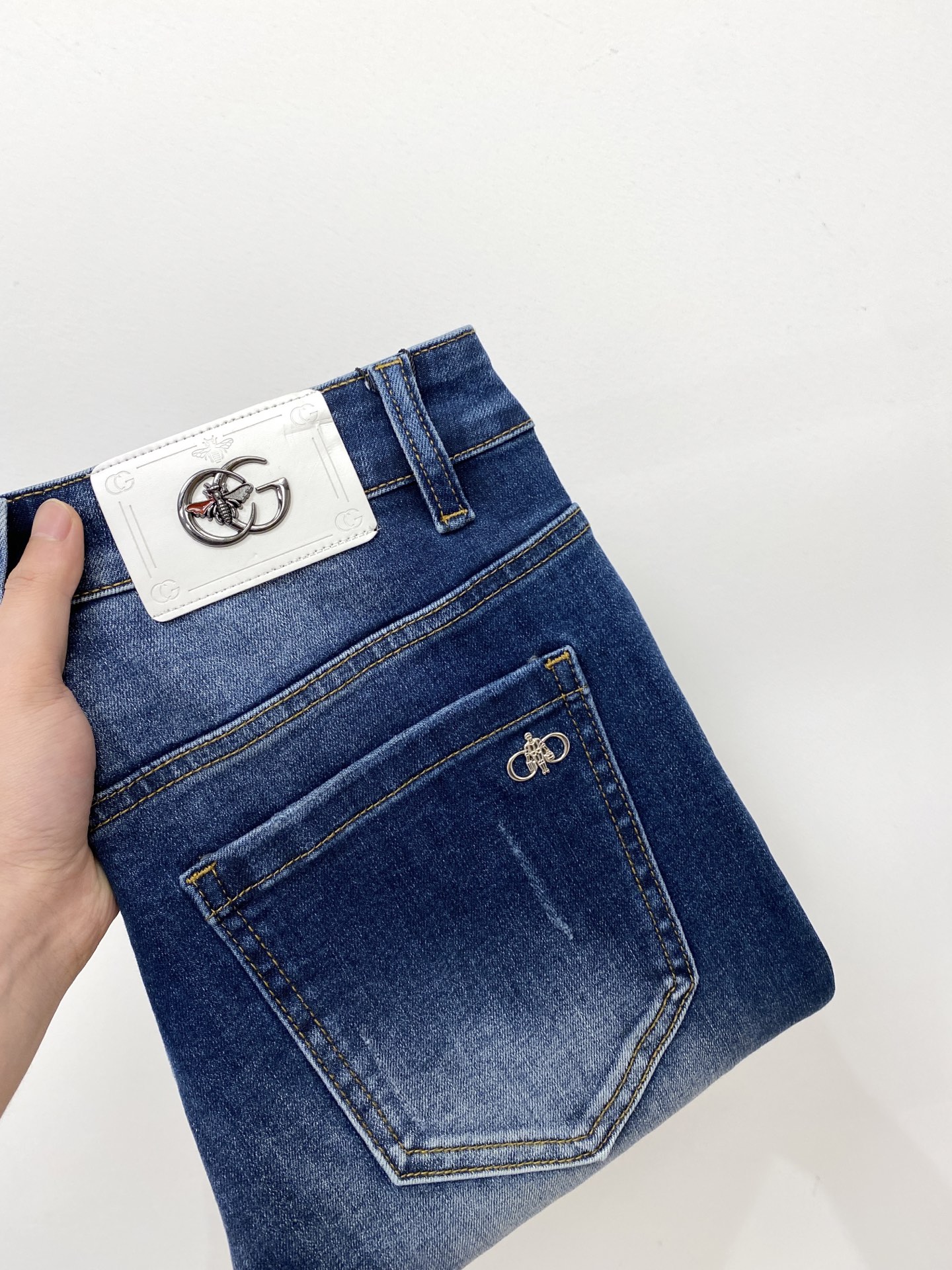 NO:445435,Guqi, 2025 latest products, special counters are available at the same time, original singles, washable casual jeans, imported original washable elastic fabric, comfortable and elastic, original hardware and auxiliary decorative logo, super positive style, extremely high grade, counter quality, fashionable and stylish upper body, 29-38, jeans, alexander wang19860909古奇、2025最新品,专柜同步有售,原单狠货,水洗休闲牛仔裤,进口原版水洗弹力面料,舒适有弹性,原版五金辅料装饰logo,版型超正,档次极高,专柜品质,上身时尚有型,码数29-38,,jeans,alexander wang,Men's clothing