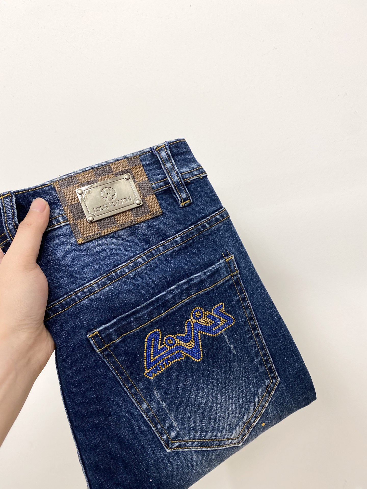 NO:445461,LV, 2025 latest products, special counters are available at the same time, original singles, washable casual jeans, imported original washable elastic fabric, comfortable and elastic, original hardware and auxiliary decorative logo, super positive style, extremely high grade, counter quality, fashionable and stylish upper body, 29-38 P,,louis vuitton, jeans, alexander wang19860909LV、2025最新品,专柜同步有售,原单狠货,水洗休闲牛仔裤,进口原版水洗弹力面料,舒适有弹性,原版五金辅料装饰logo,版型超正,档次极高,专柜品质,上身时尚有型,码数29-38 P,,louis vuitton,jeans,alexander wang,Men's clothing