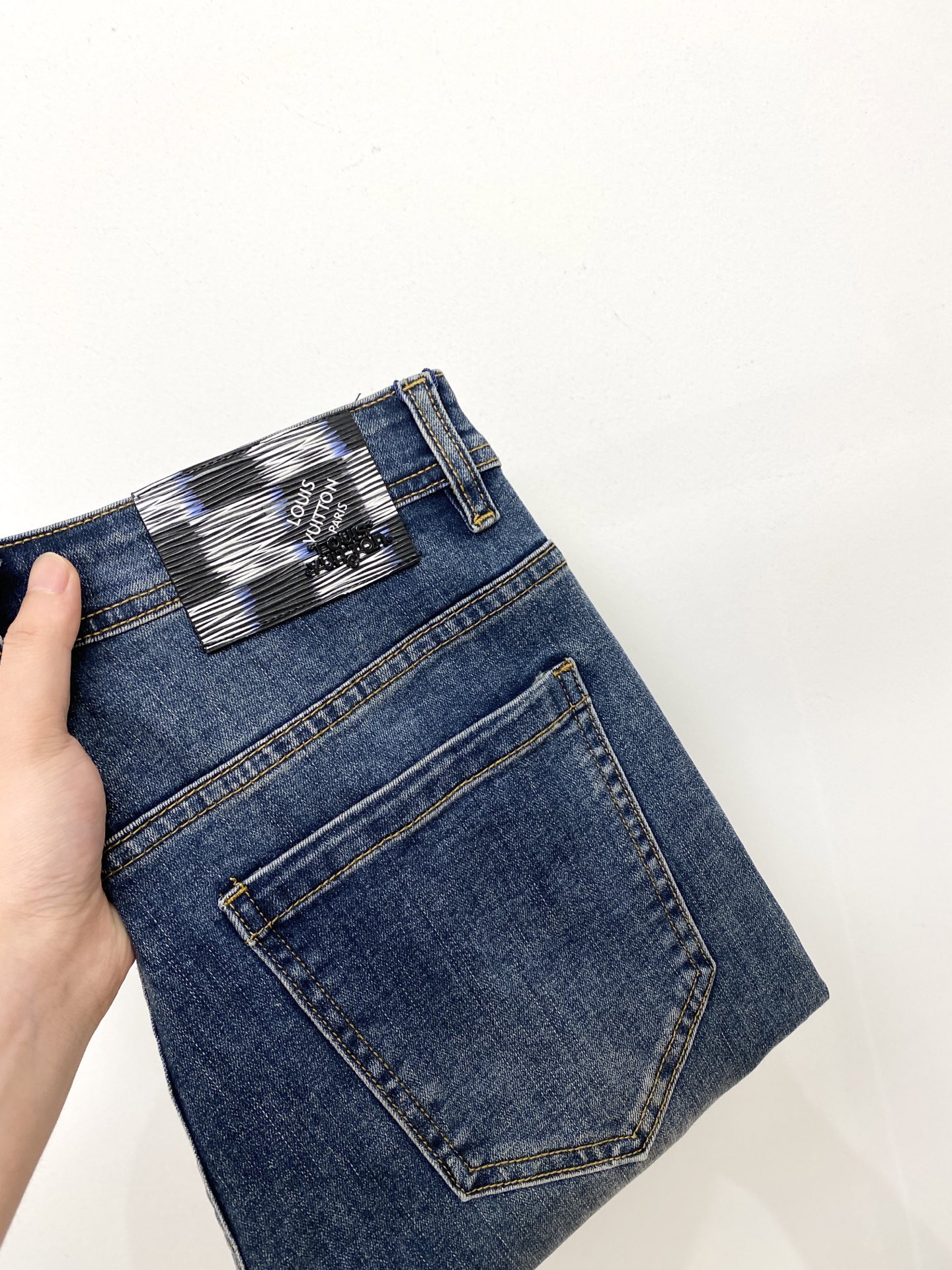 NO:445771,LV, 2025 latest products, special counters are available at the same time, original singles, washable casual jeans, imported original washing elastic fabric, comfortable and elastic, original hardware and auxiliary decorative logo, super positive style, extremely high grade, counter quality, fashionable and stylish upper body, 29-38,, louis vuitton, jeans, alexander wang19860909LV、2025最新品,专柜同步有售,原单狠货,水洗休闲牛仔裤,进口原版水洗弹力面料,舒适有弹性,原版五金辅料装饰logo,版型超正,档次极高,专柜品质,上身时尚有型,码数29-38,,louis vuitton,jeans,alexander wang,Men's clothing