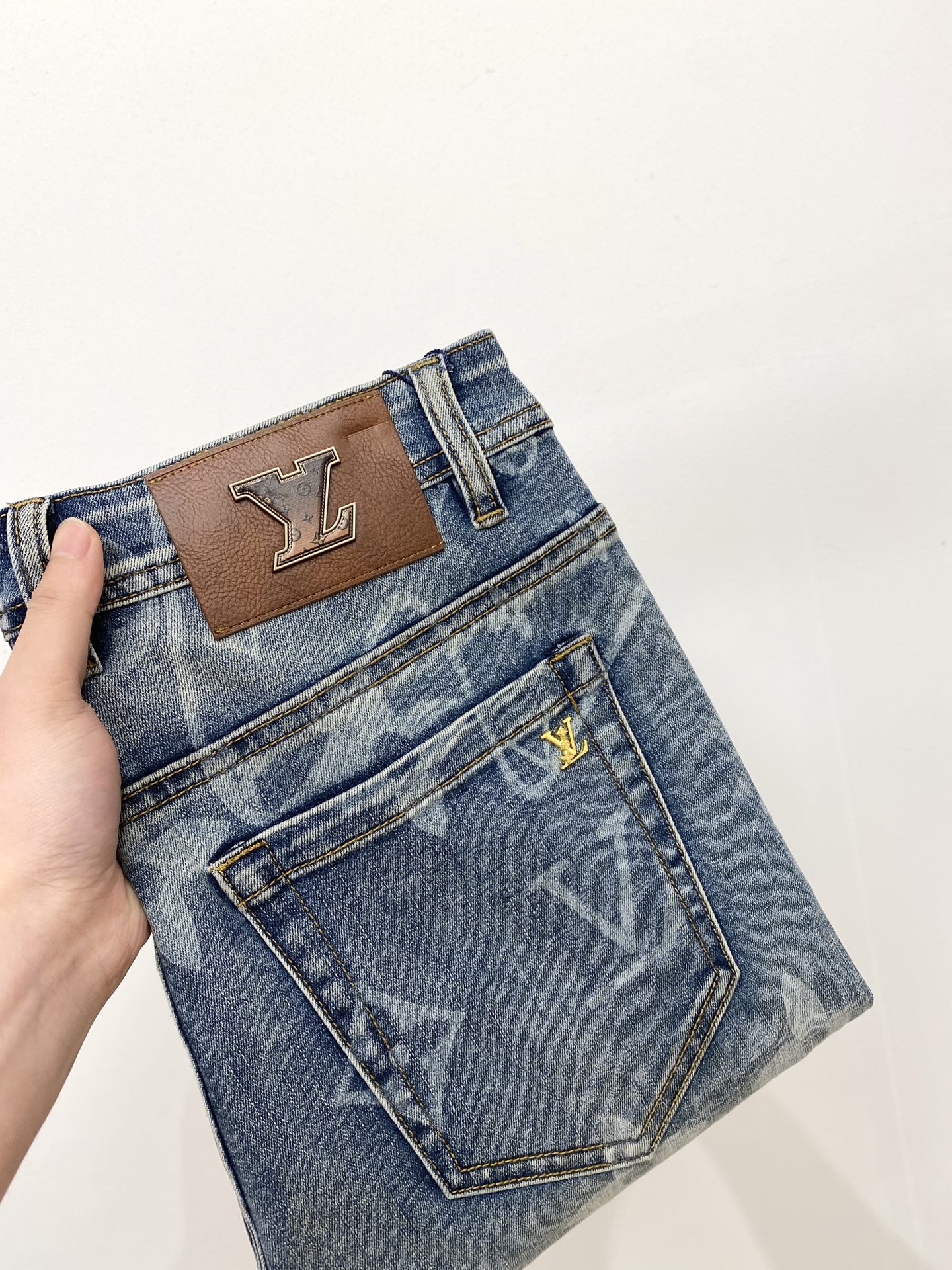 NO:445794,LV, 2025 latest products, special counters are available at the same time, original singles, washable casual jeans, imported original washing elastic fabric, comfortable and elastic, original hardware and auxiliary decorative logo, super positive style, extremely high grade, counter quality, fashionable and stylish upper body, 29-38,, louis vuitton, jeans, alexander wang19860909LV、2025最新品,专柜同步有售,原单狠货,水洗休闲牛仔裤,进口原版水洗弹力面料,舒适有弹性,原版五金辅料装饰logo,版型超正,档次极高,专柜品质,上身时尚有型,码数29-38,,louis vuitton,jeans,alexander wang,Men's clothing