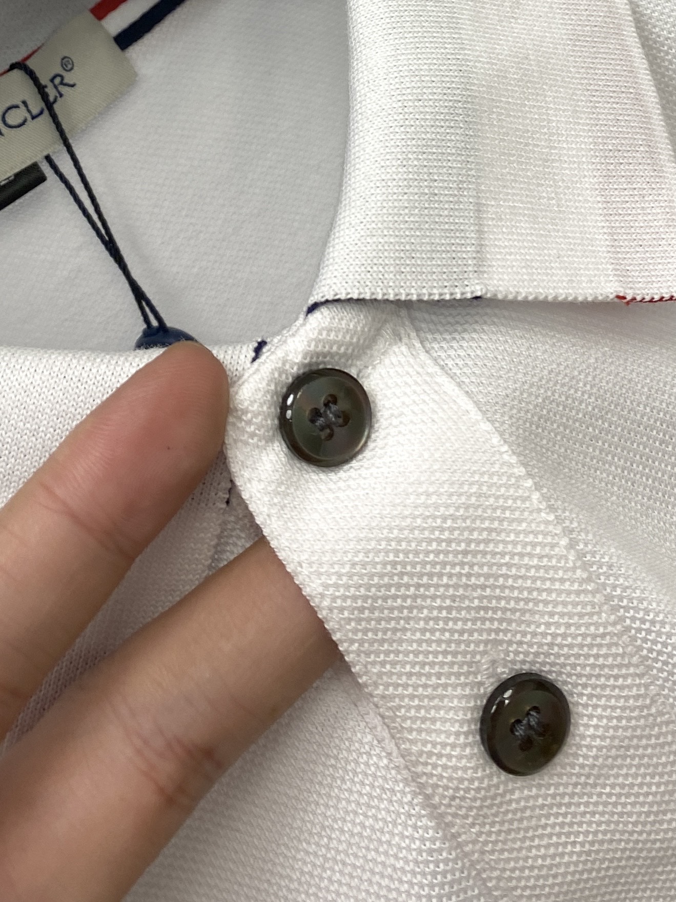 蒙口、2025最新款短袖T恤，帅气时尚，胸前设计凹凸字母logo，简约百搭款。面料棉 不仅挺括，保持潮流