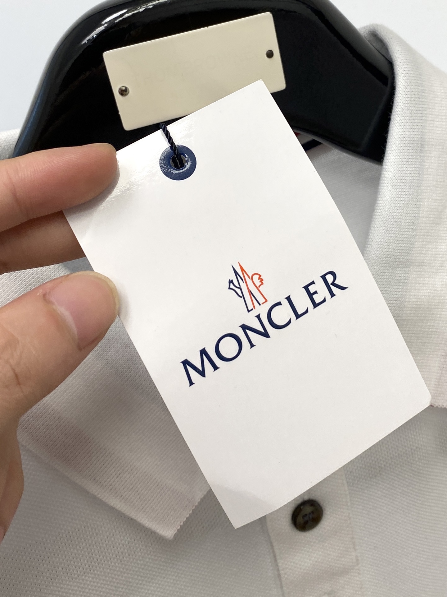 蒙口、2025最新款短袖T恤，帅气时尚，胸前设计凹凸字母logo，简约百搭款。面料棉 不仅挺括，保持潮流