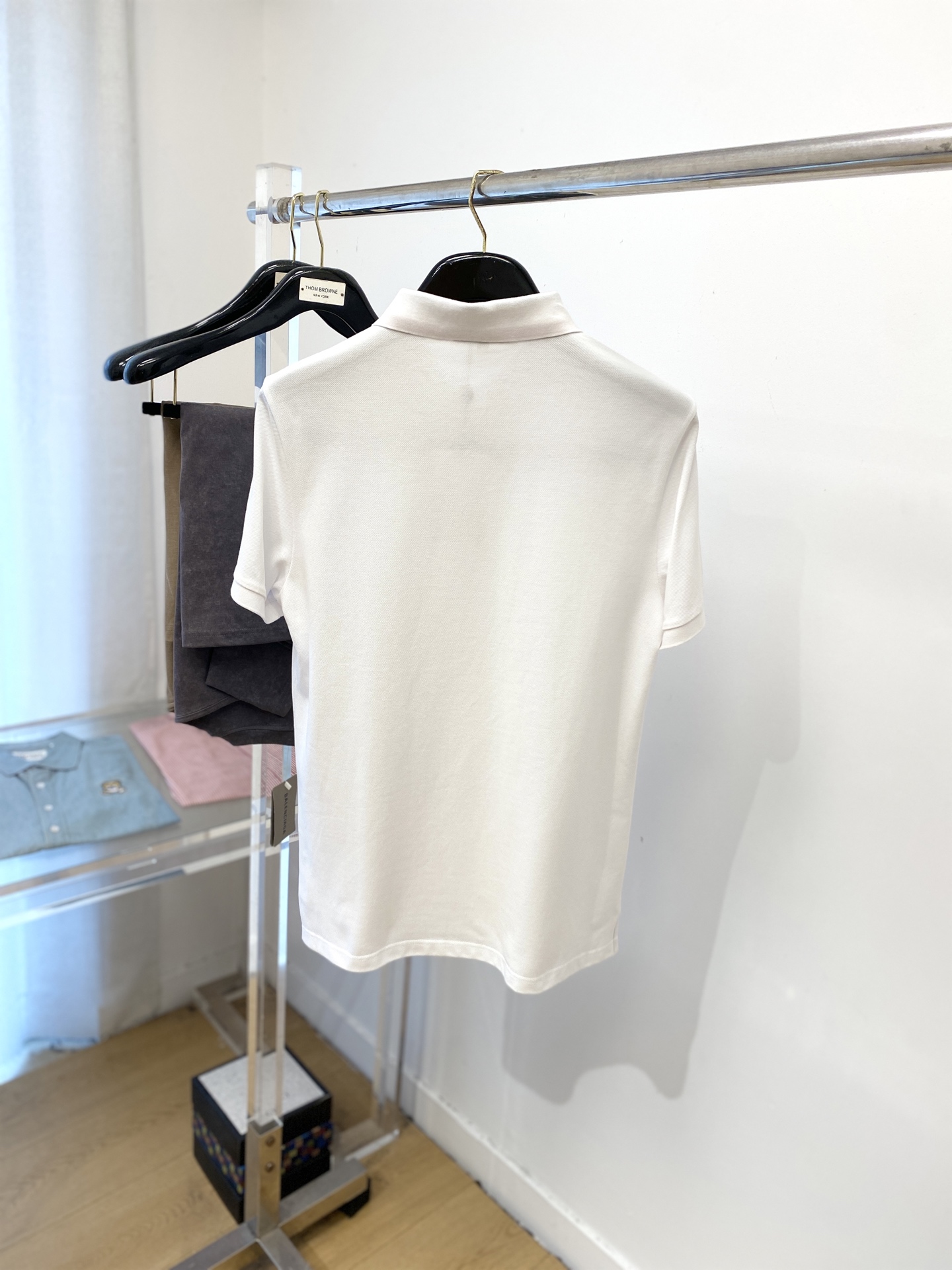 蒙口、2025最新款短袖T恤，帅气时尚，胸前设计凹凸字母logo，简约百搭款。面料棉 不仅挺括，保持潮流