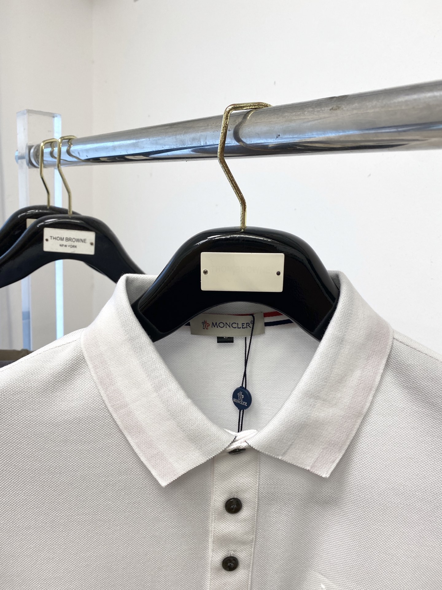 蒙口、2025最新款短袖T恤，帅气时尚，胸前设计凹凸字母logo，简约百搭款。面料棉 不仅挺括，保持潮流