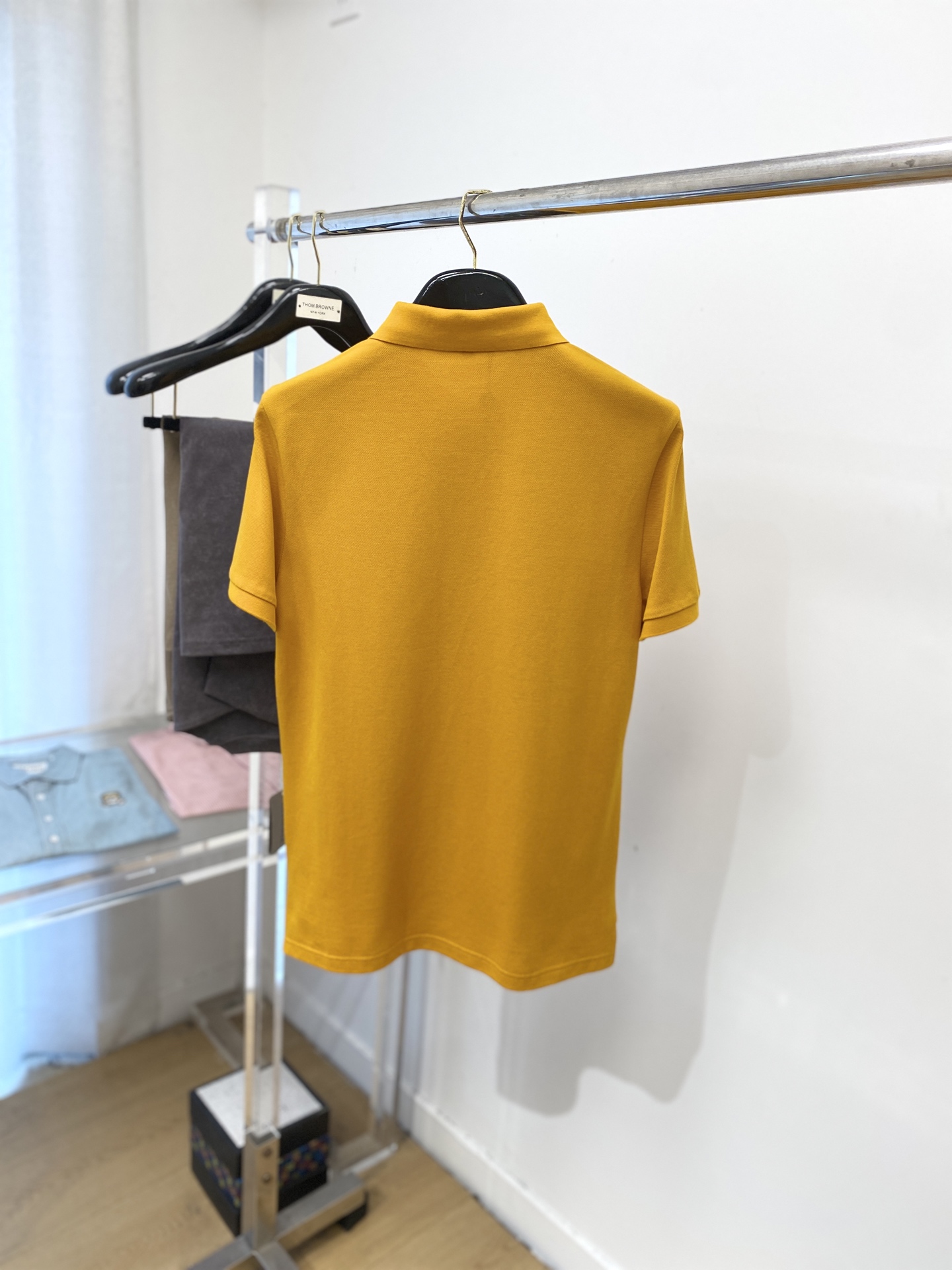 蒙口、2025最新款短袖T恤，帅气时尚，胸前设计凹凸字母logo，简约百搭款。面料棉 不仅挺括，保持潮流