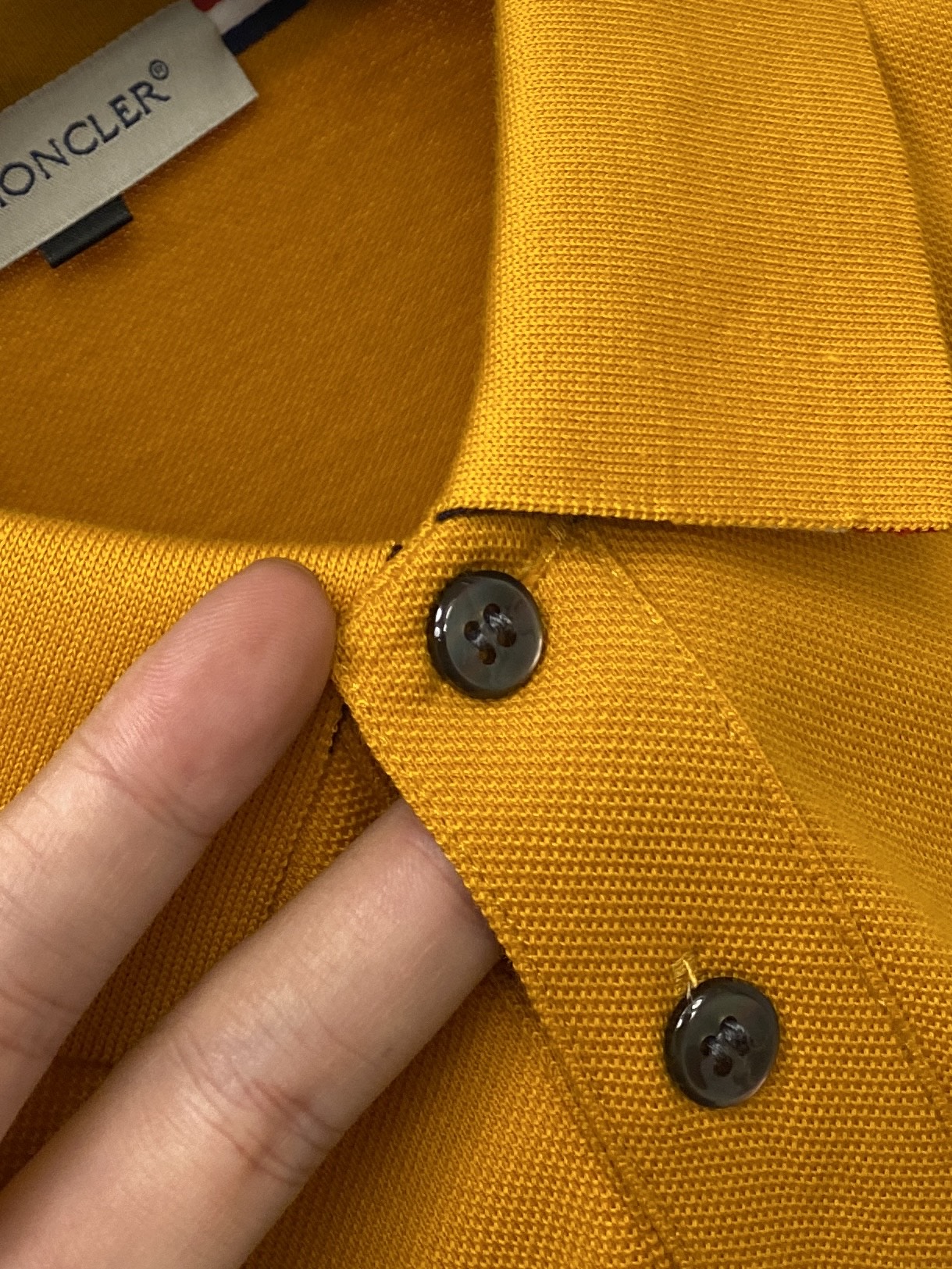 蒙口、2025最新款短袖T恤，帅气时尚，胸前设计凹凸字母logo，简约百搭款。面料棉 不仅挺括，保持潮流