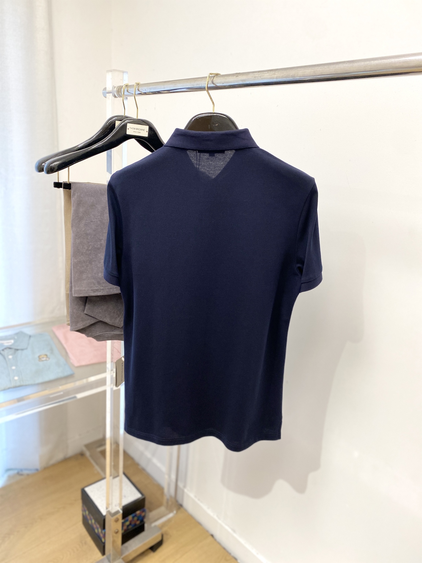 蒙口、2025最新款短袖T恤，帅气时尚，胸前设计凹凸字母logo，简约百搭款。面料棉 不仅挺括，保持潮流