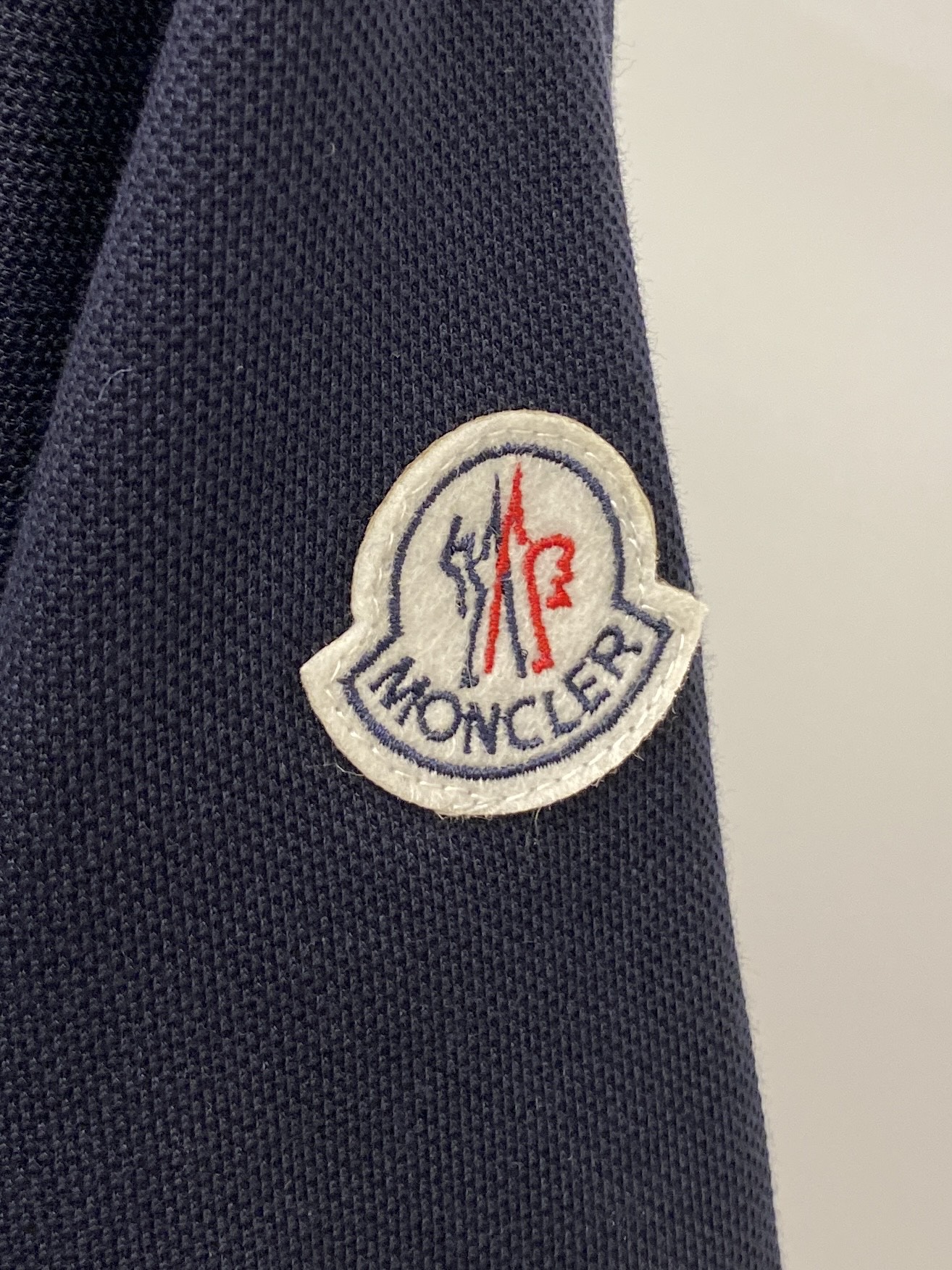 蒙口、2025最新款短袖T恤，帅气时尚，胸前设计凹凸字母logo，简约百搭款。面料棉 不仅挺括，保持潮流